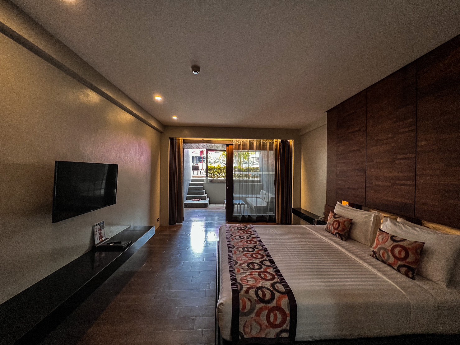 Double Deluxe One Bed