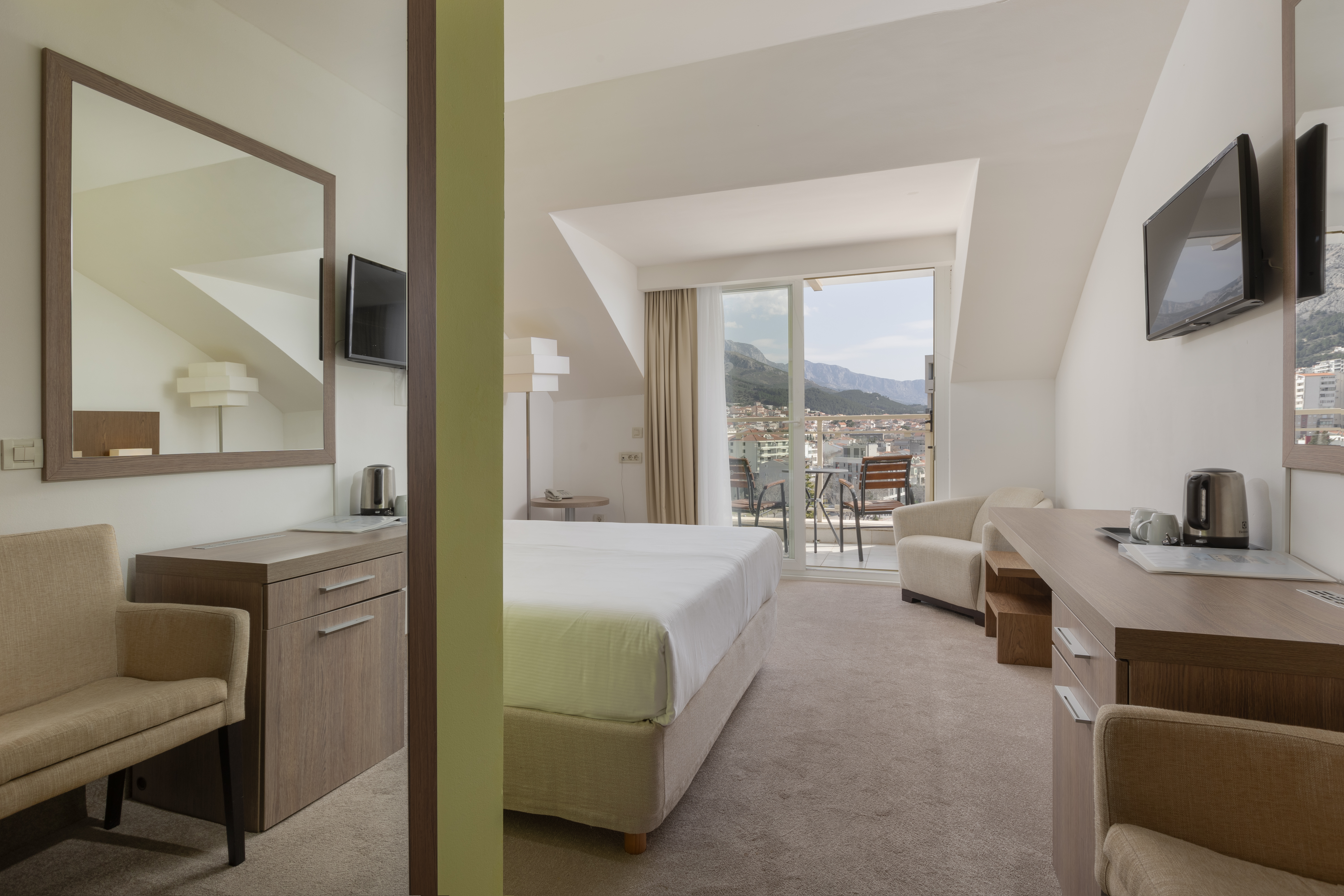 Double Single Park View with Balcony