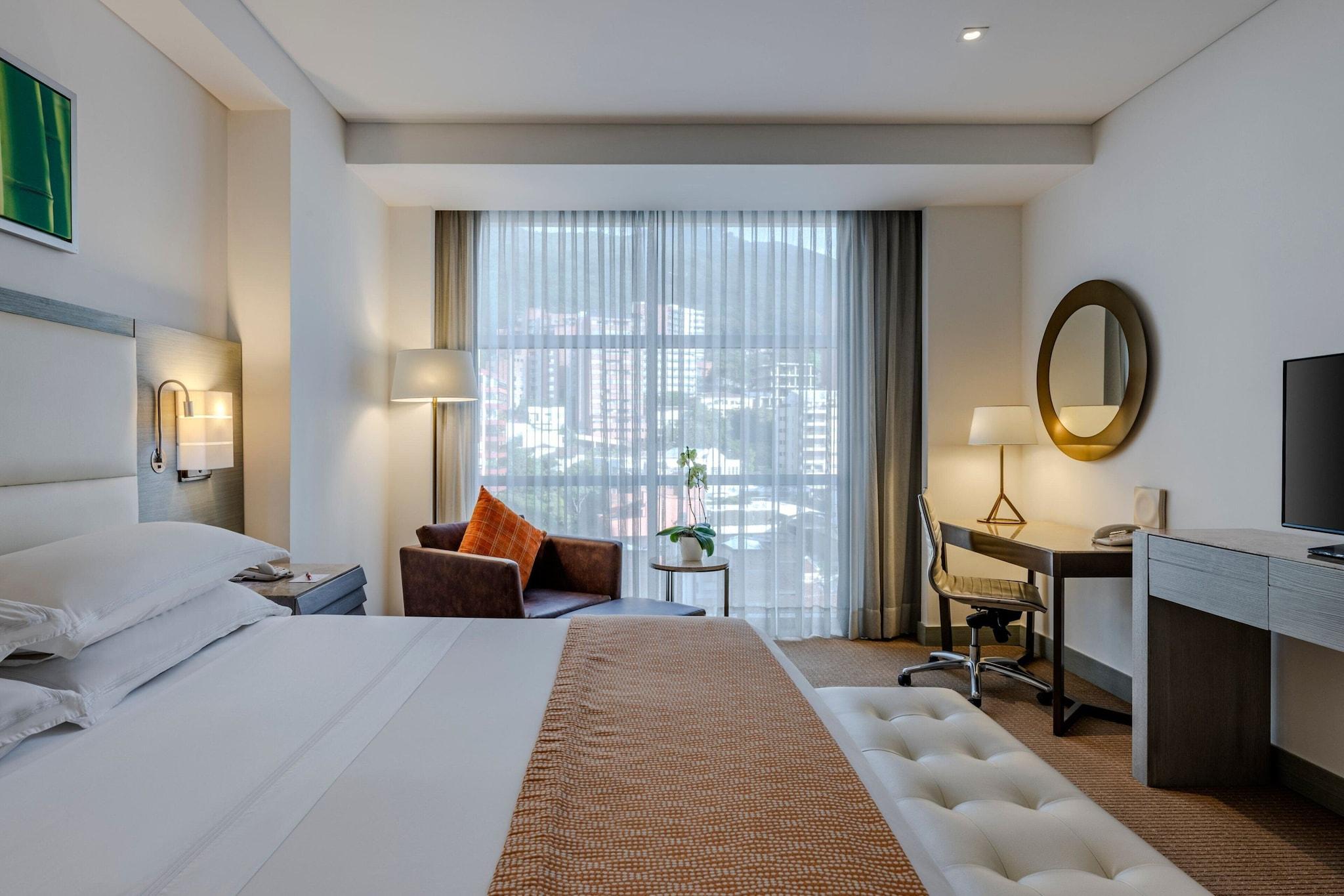 Double Deluxe King Bed