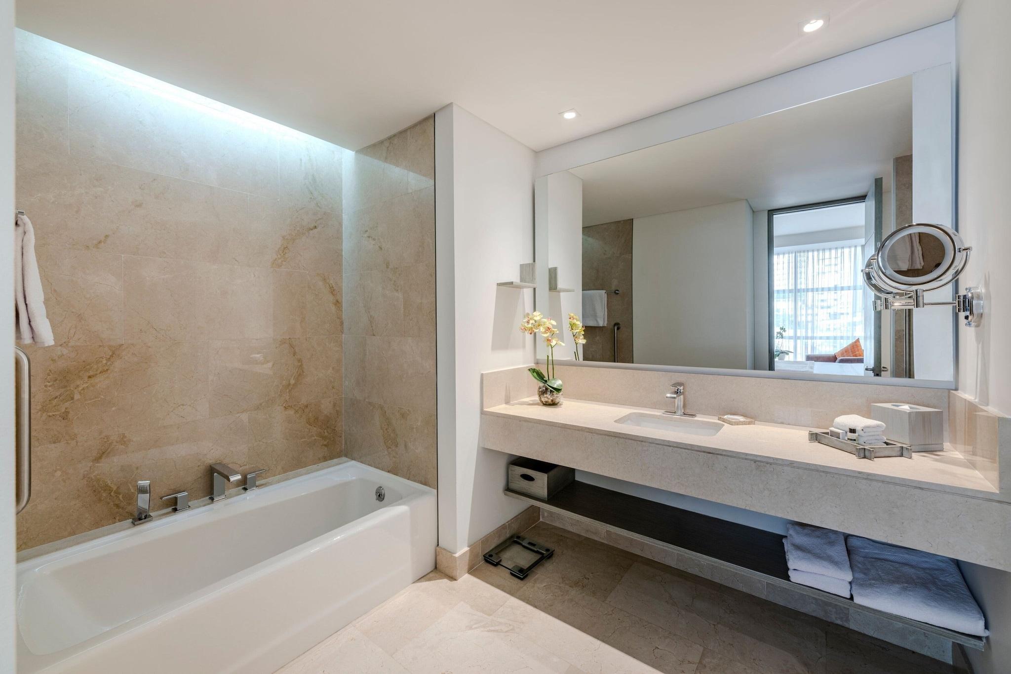 Double Deluxe King Bed