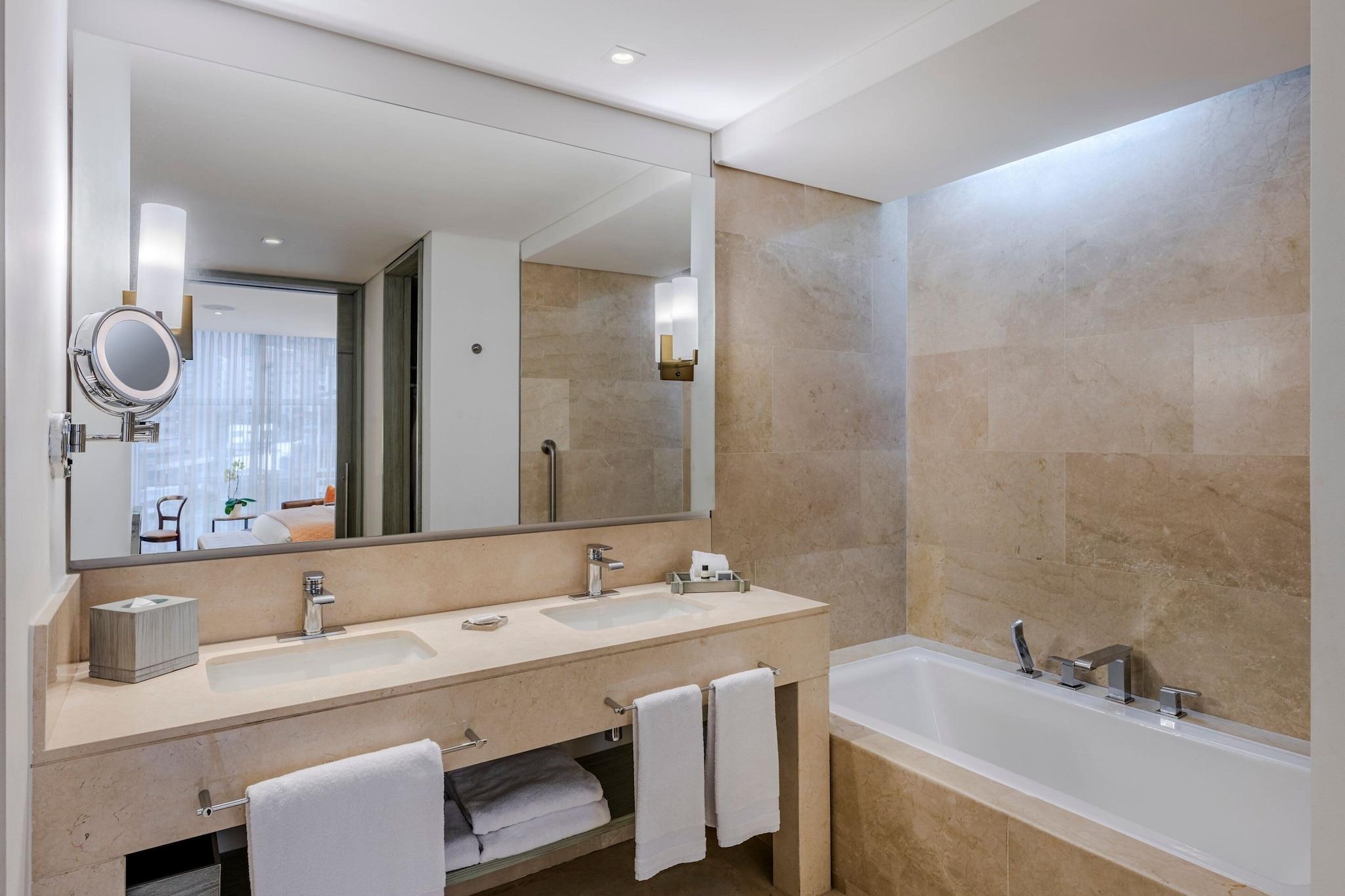 Double King Bed Non Smoking