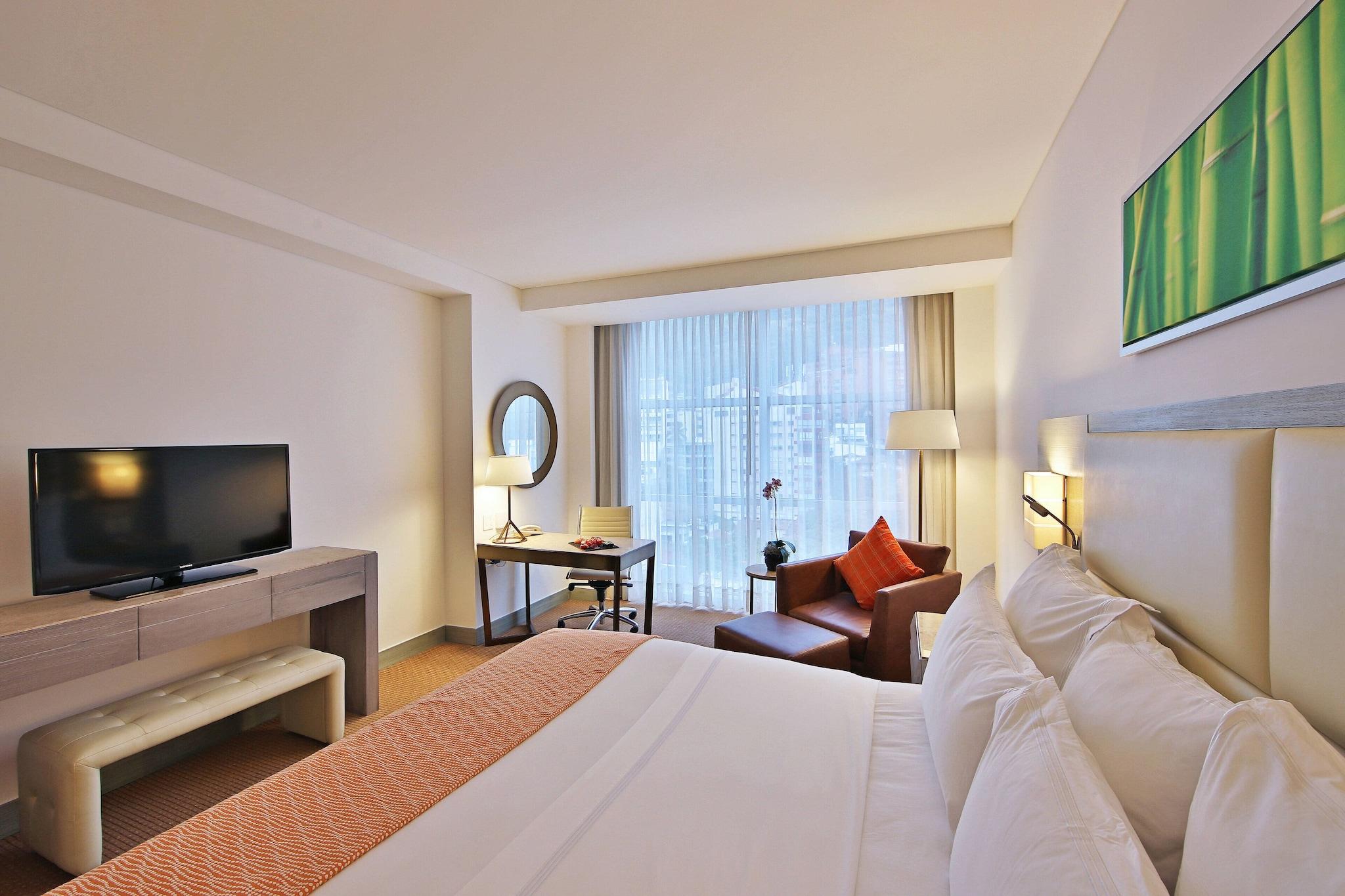 Double Deluxe King Bed