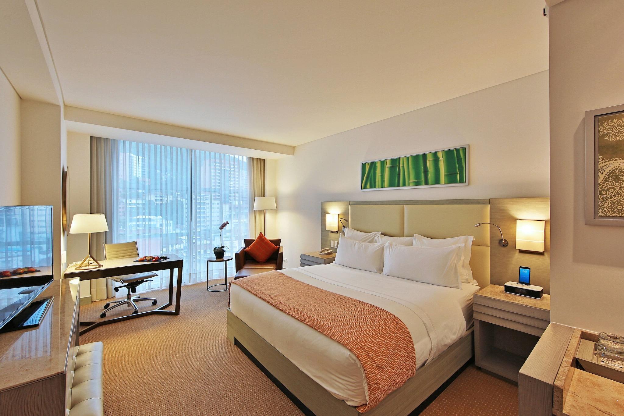 Double Deluxe King Bed