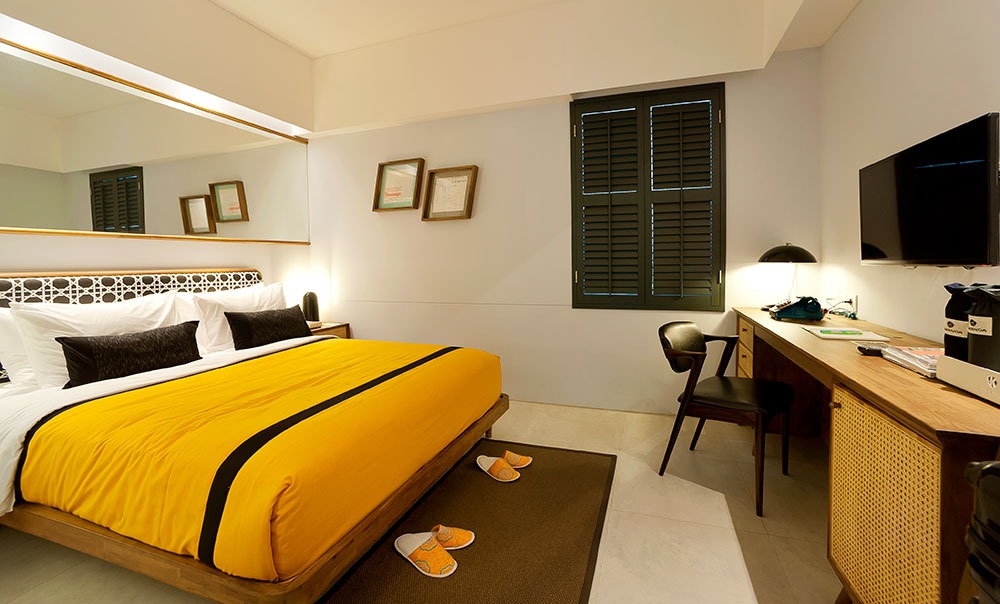 Double Deluxe One Bed