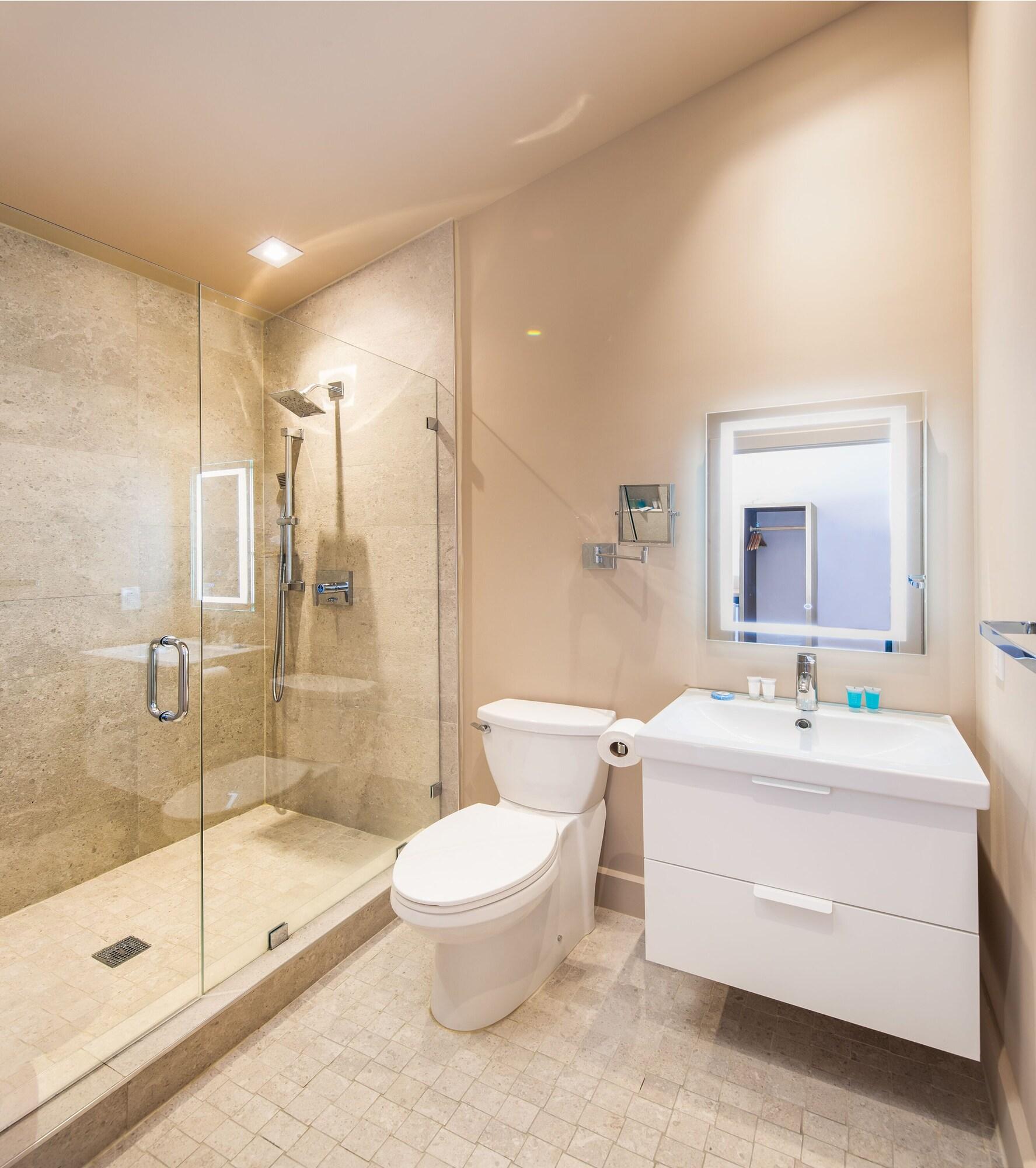 Double Deluxe Two Queen Beds