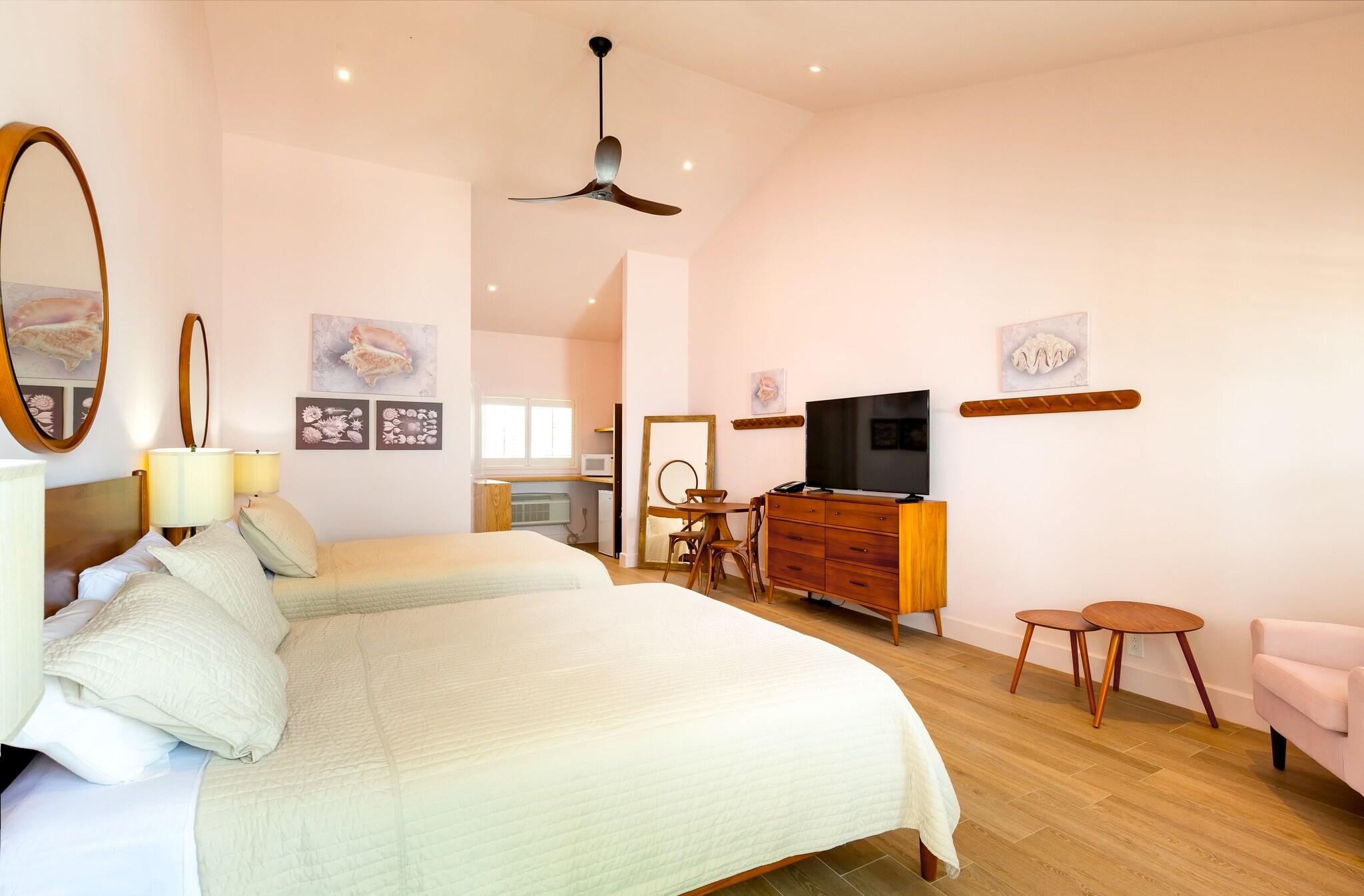 Double Deluxe Two Queen Beds