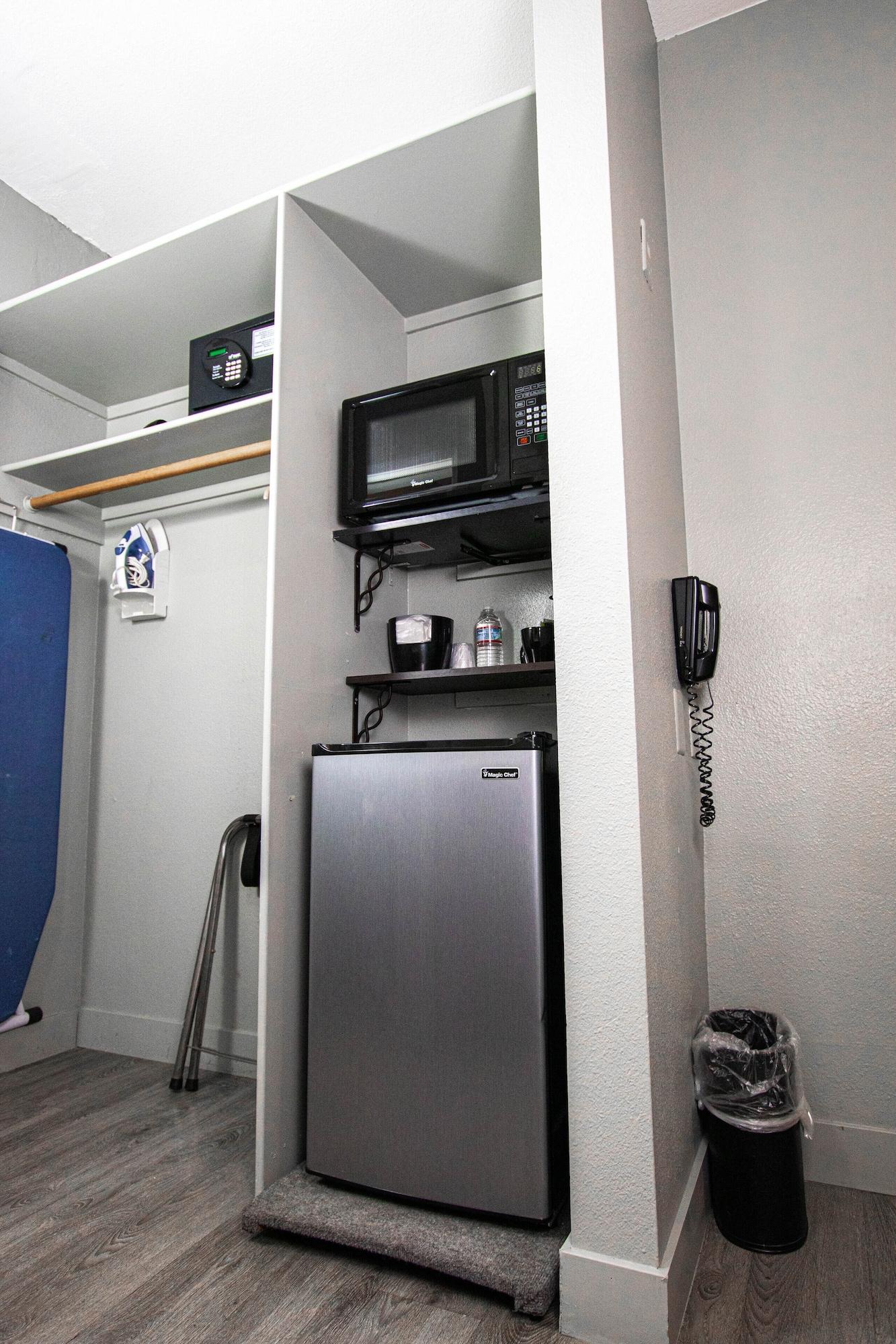 Double Deluxe Queen Bed