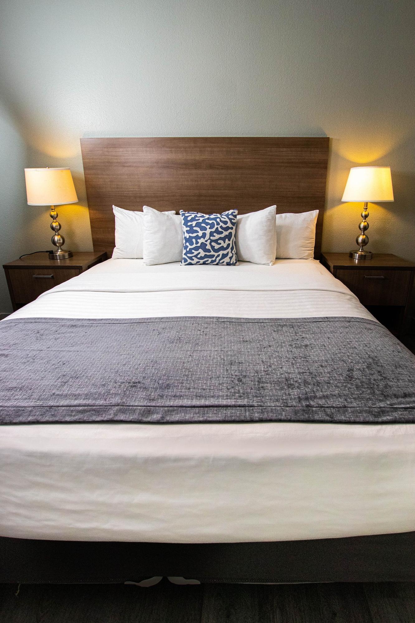 Double Deluxe Queen Bed