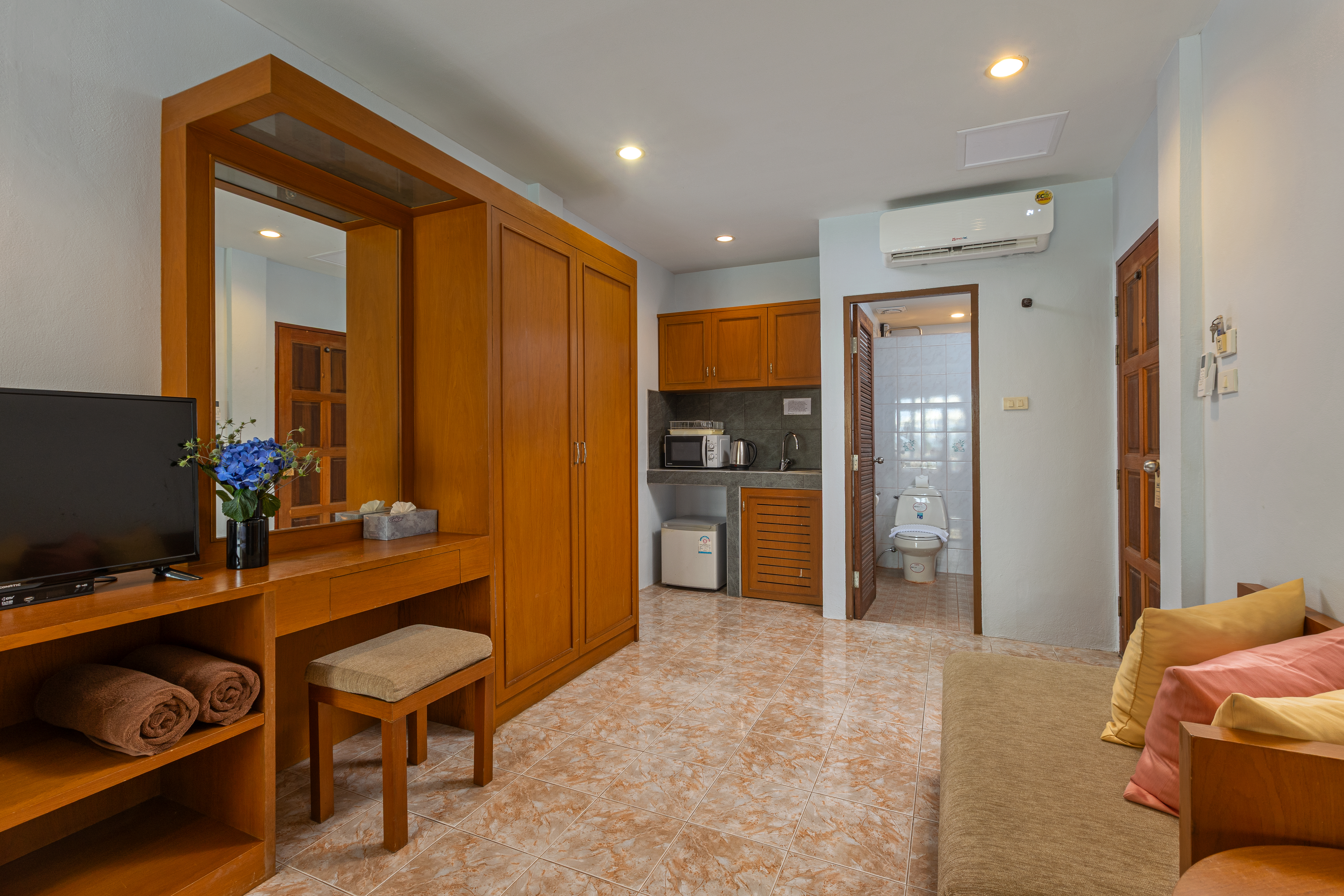 Studio Sea View Pool View