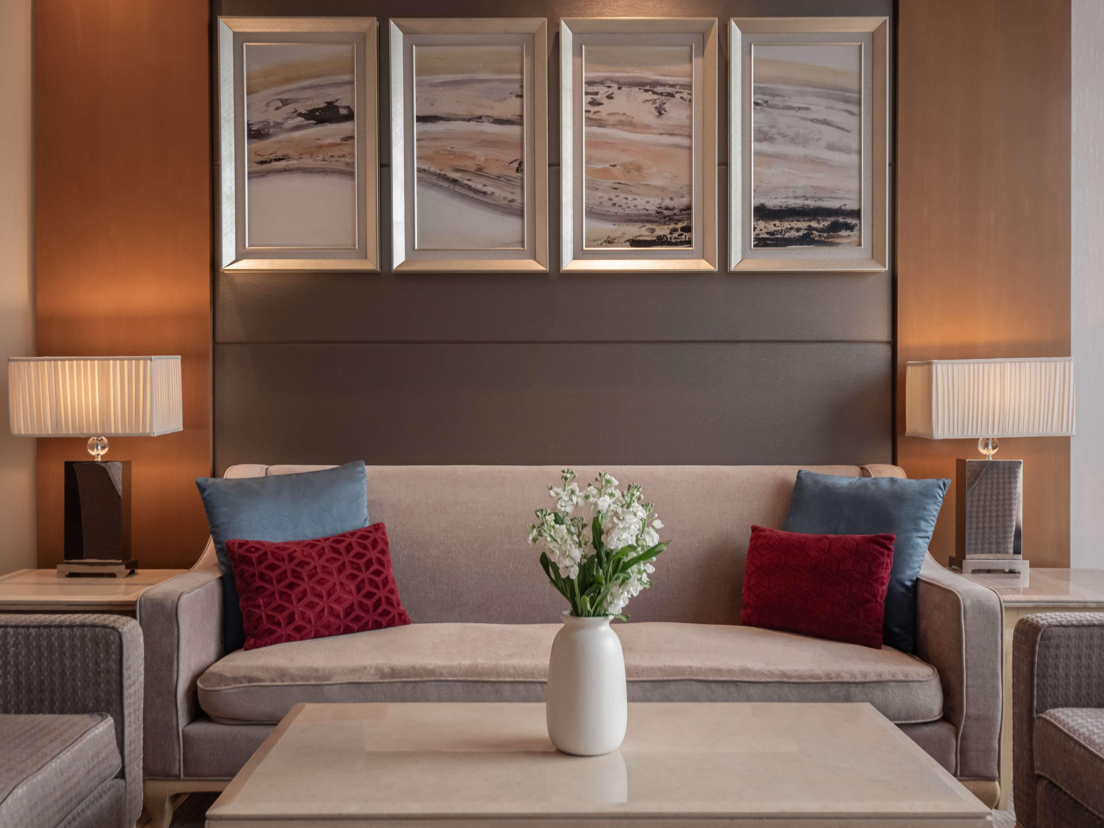 Suite King Bed One Bedroom 