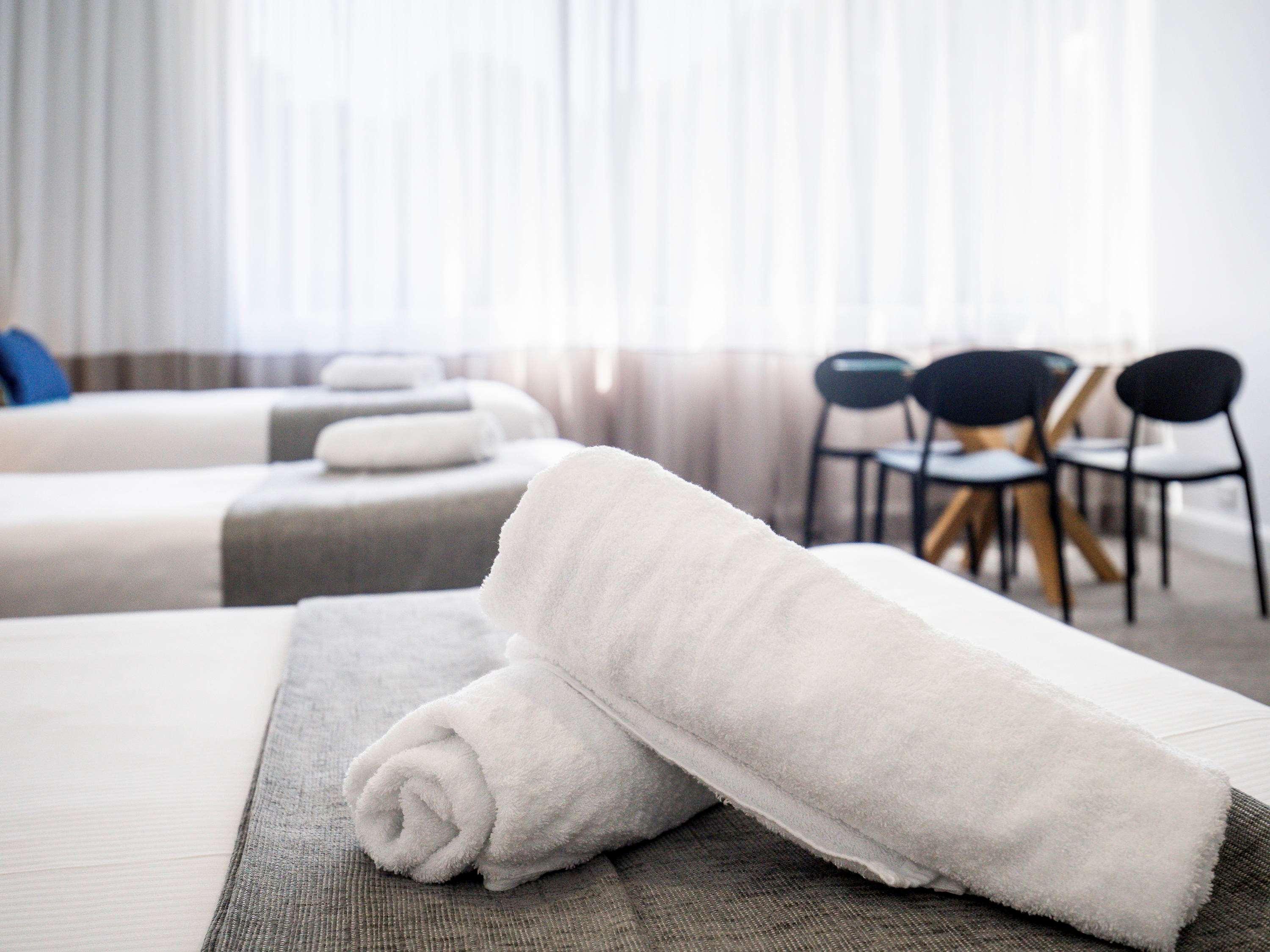 Double Queen Size Bed