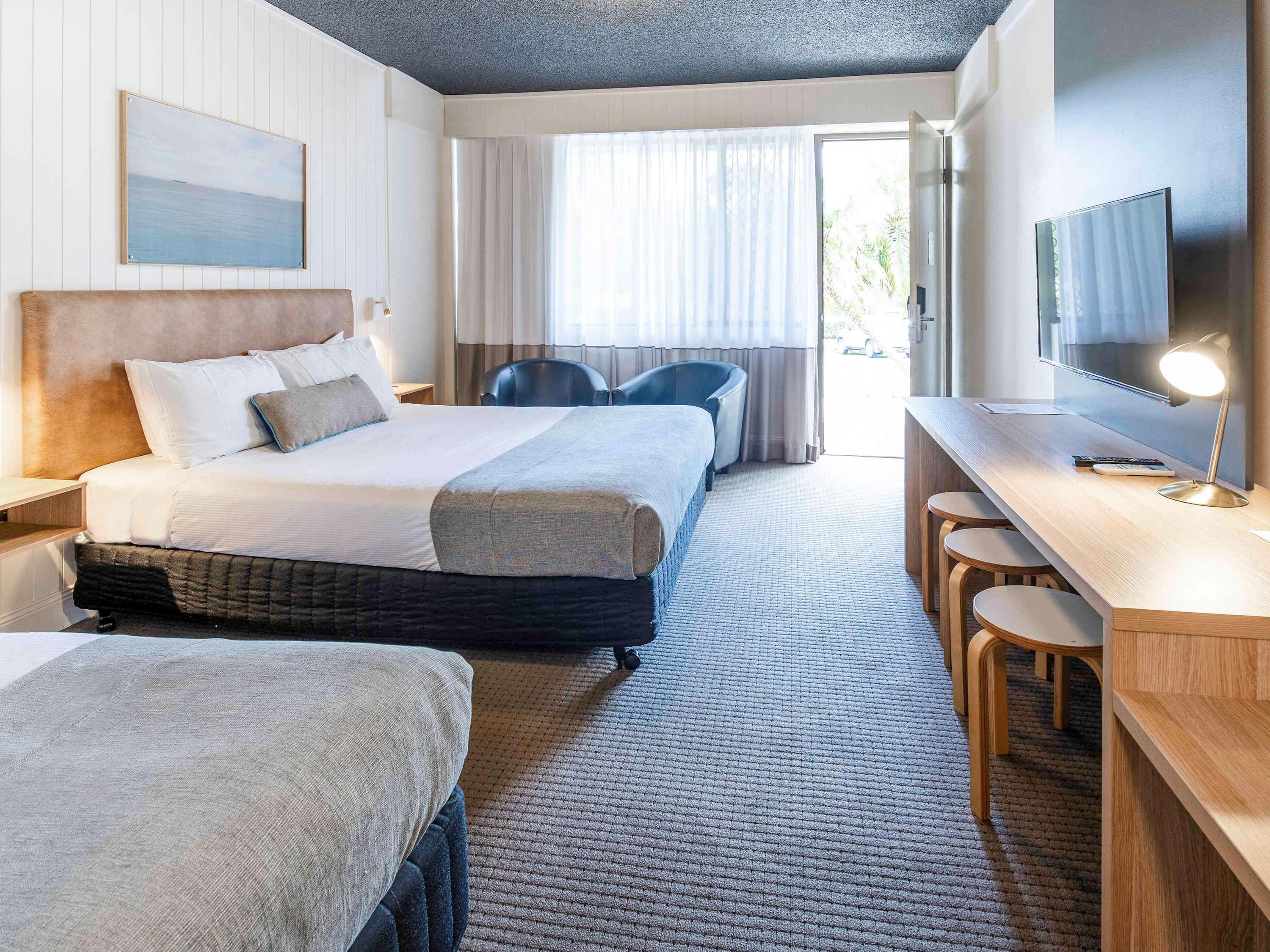 Double Queen Size Bed