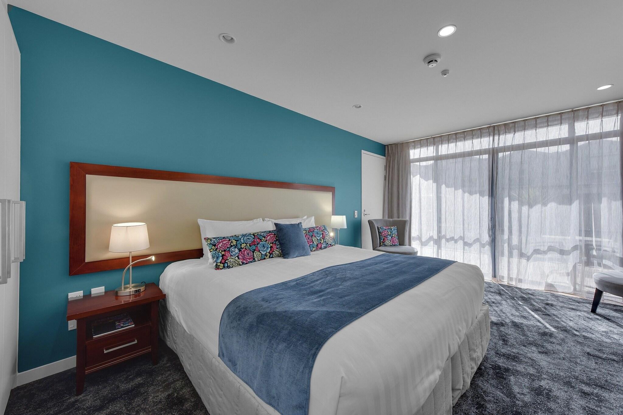 Studio King Size Bed