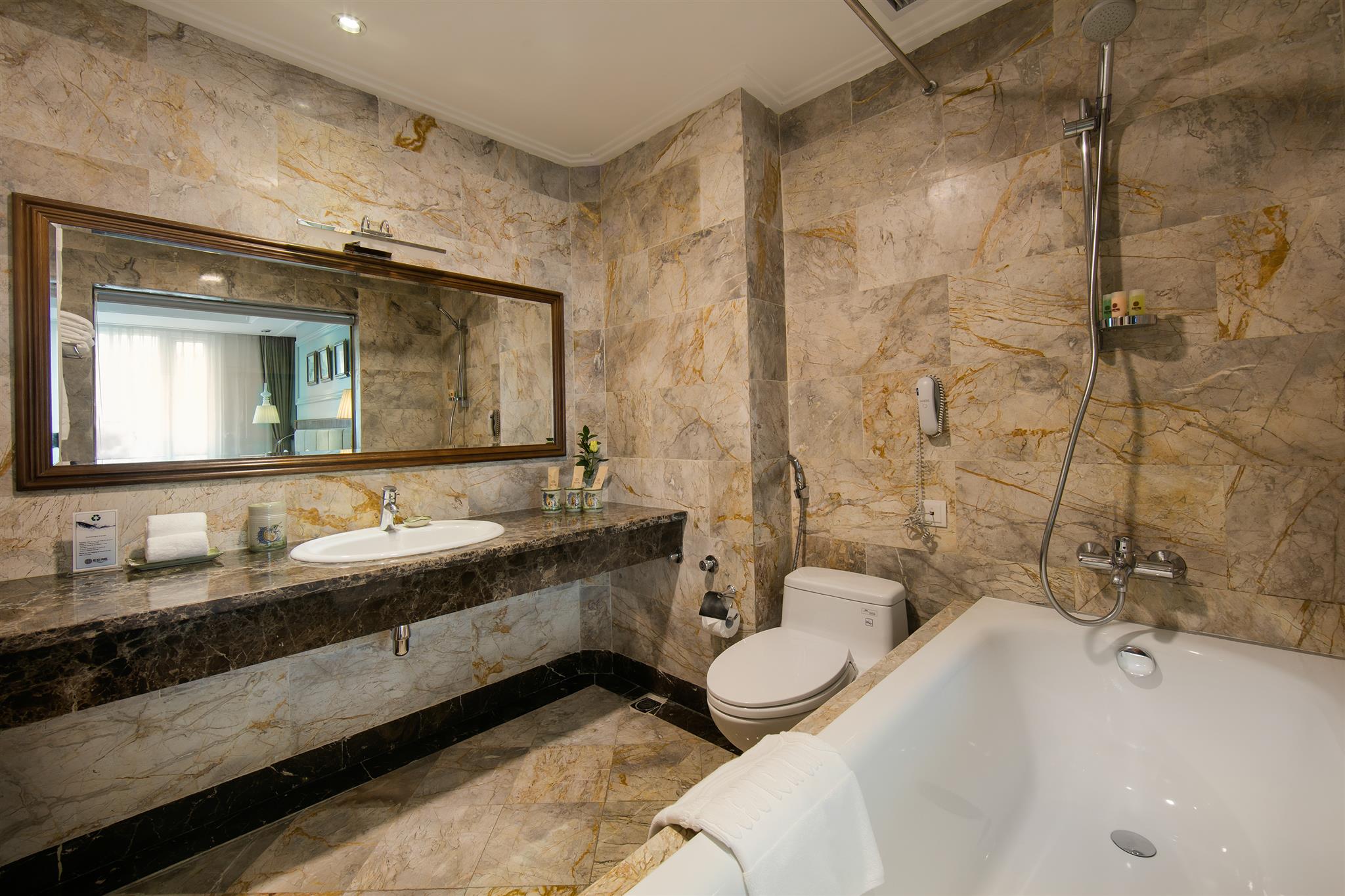 Triple Deluxe City View