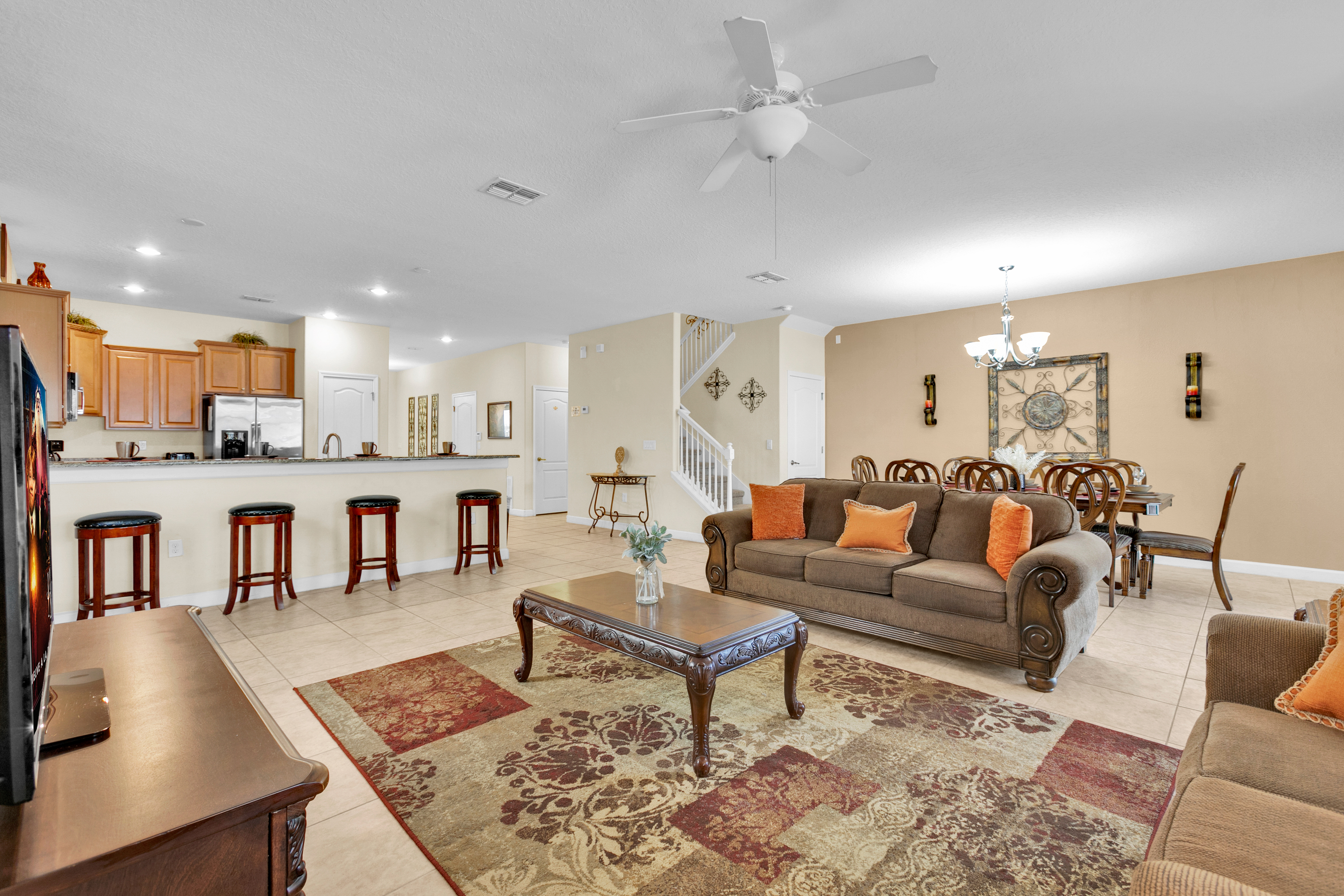 Home Eight Bedrooms with More Than Three Bathrooms