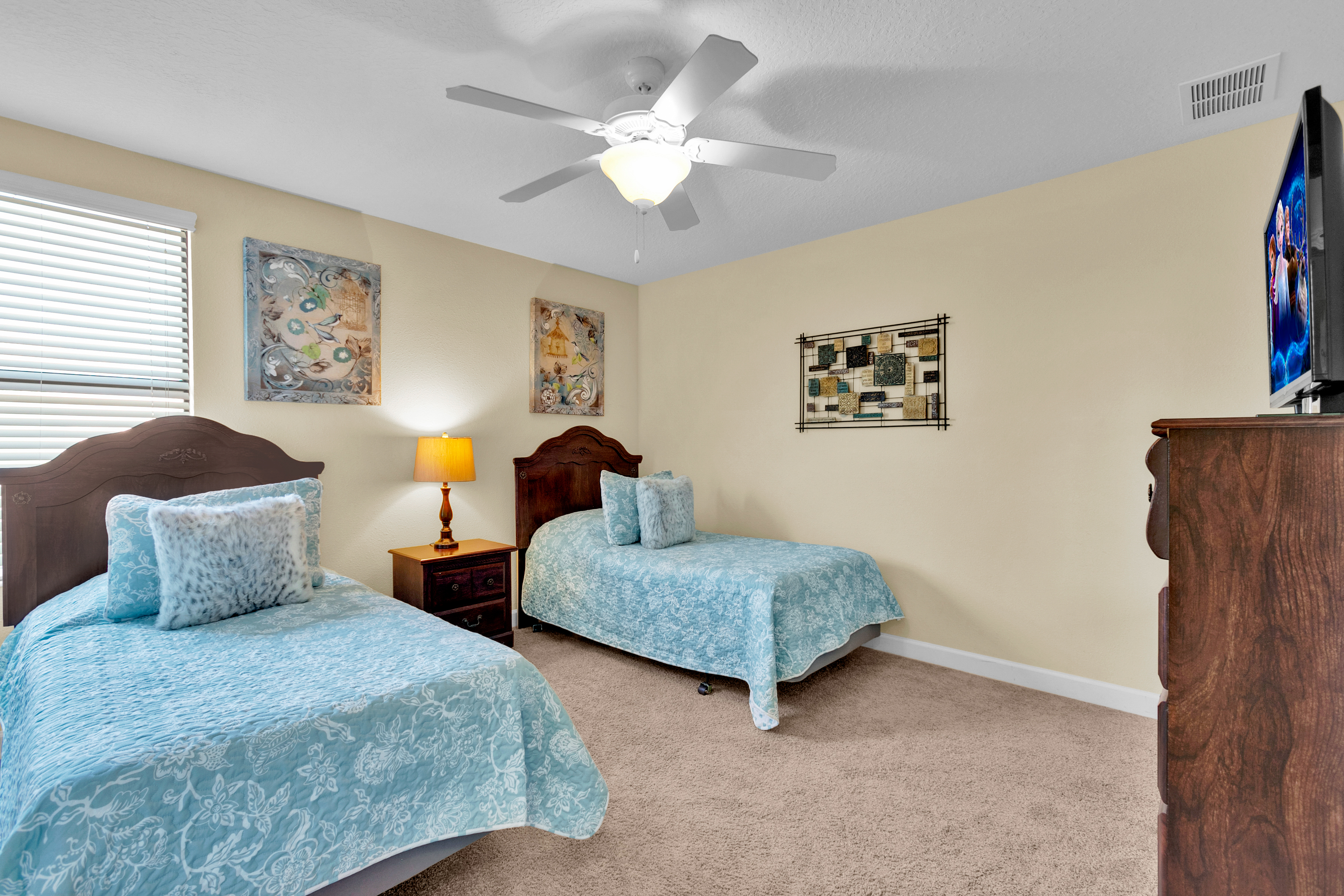 Home Eight Bedrooms with More Than Three Bathrooms