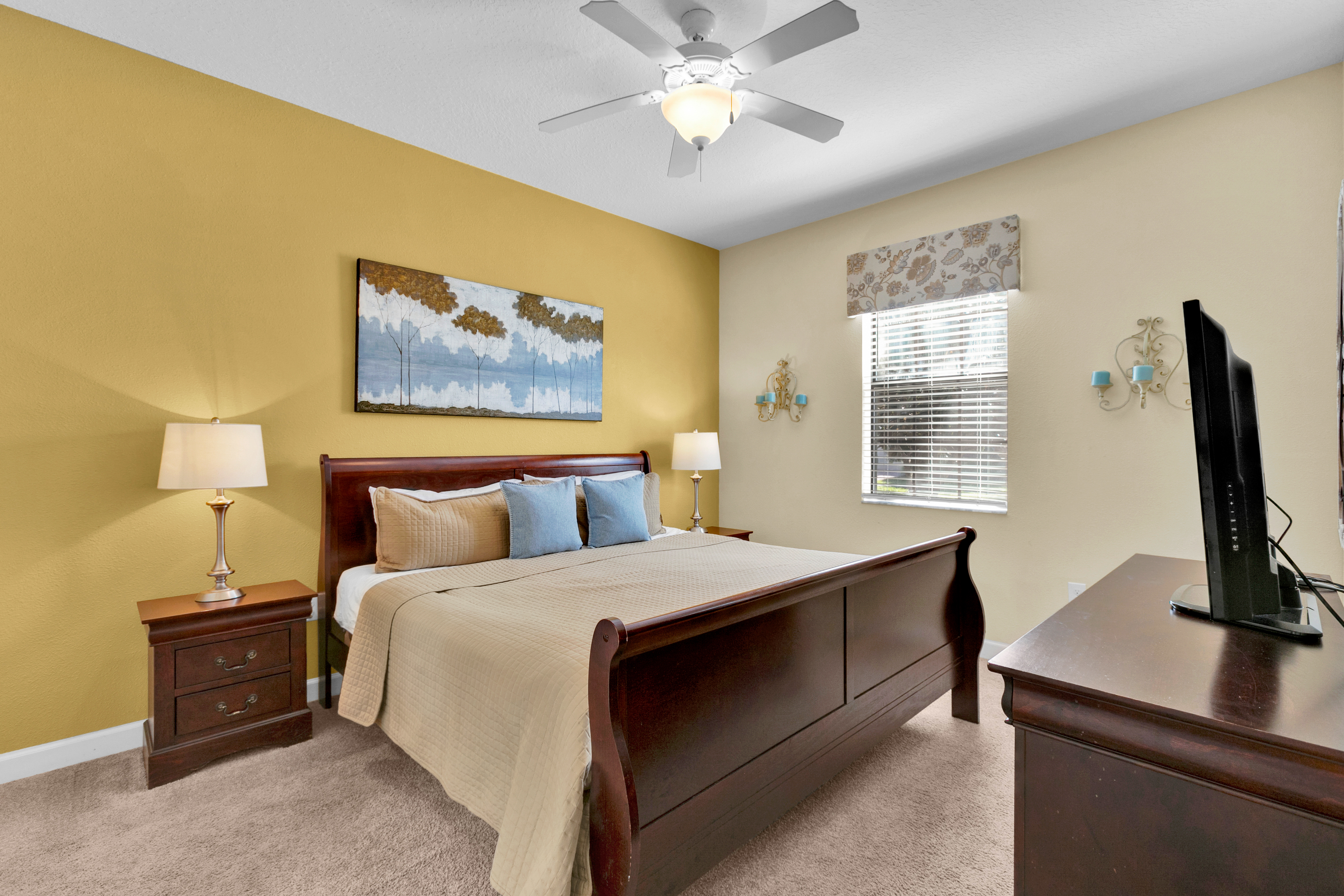 Home Eight Bedrooms with More Than Three Bathrooms