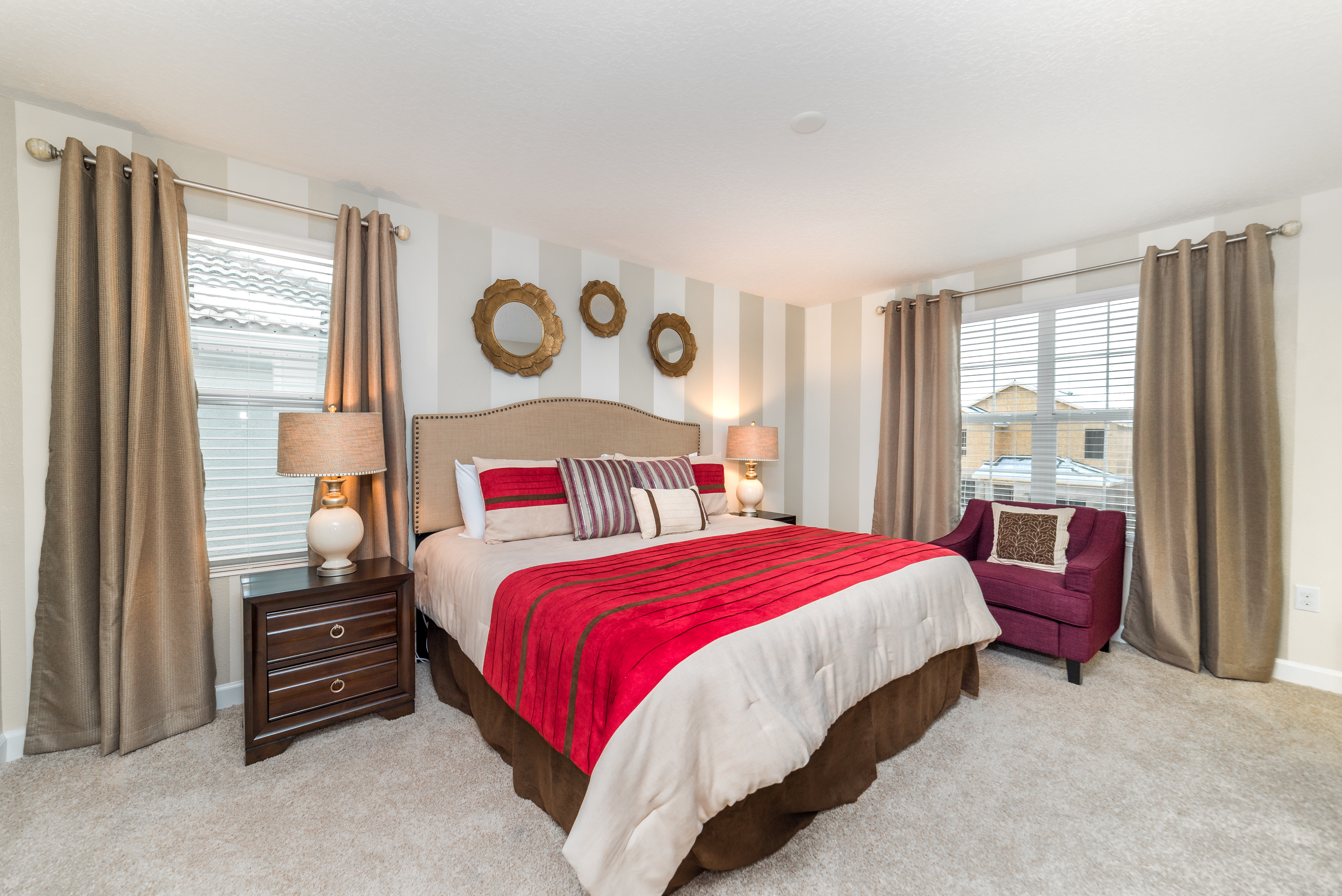 Home Six Bedrooms with Private Pool