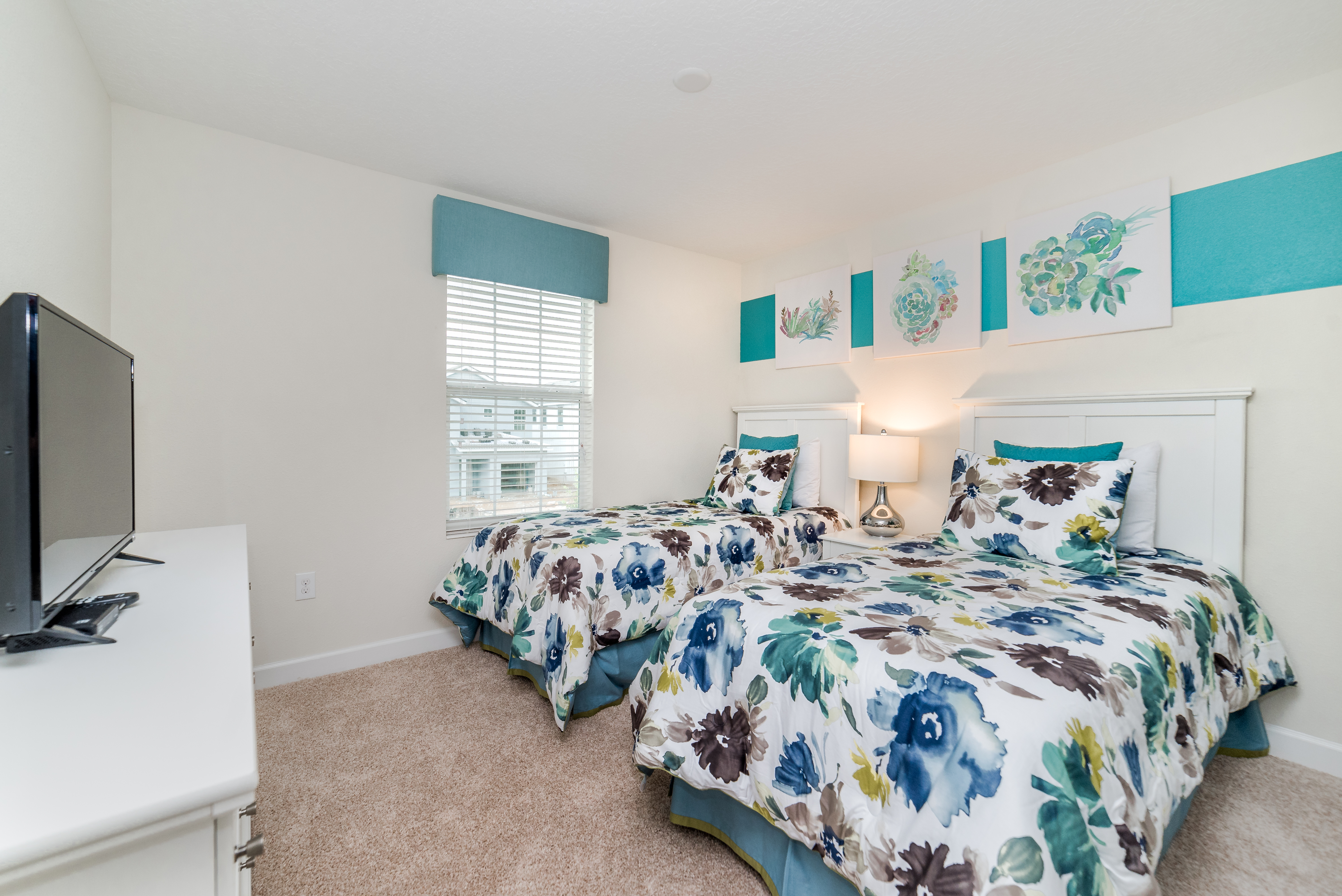 Home Six Bedrooms with Private Pool