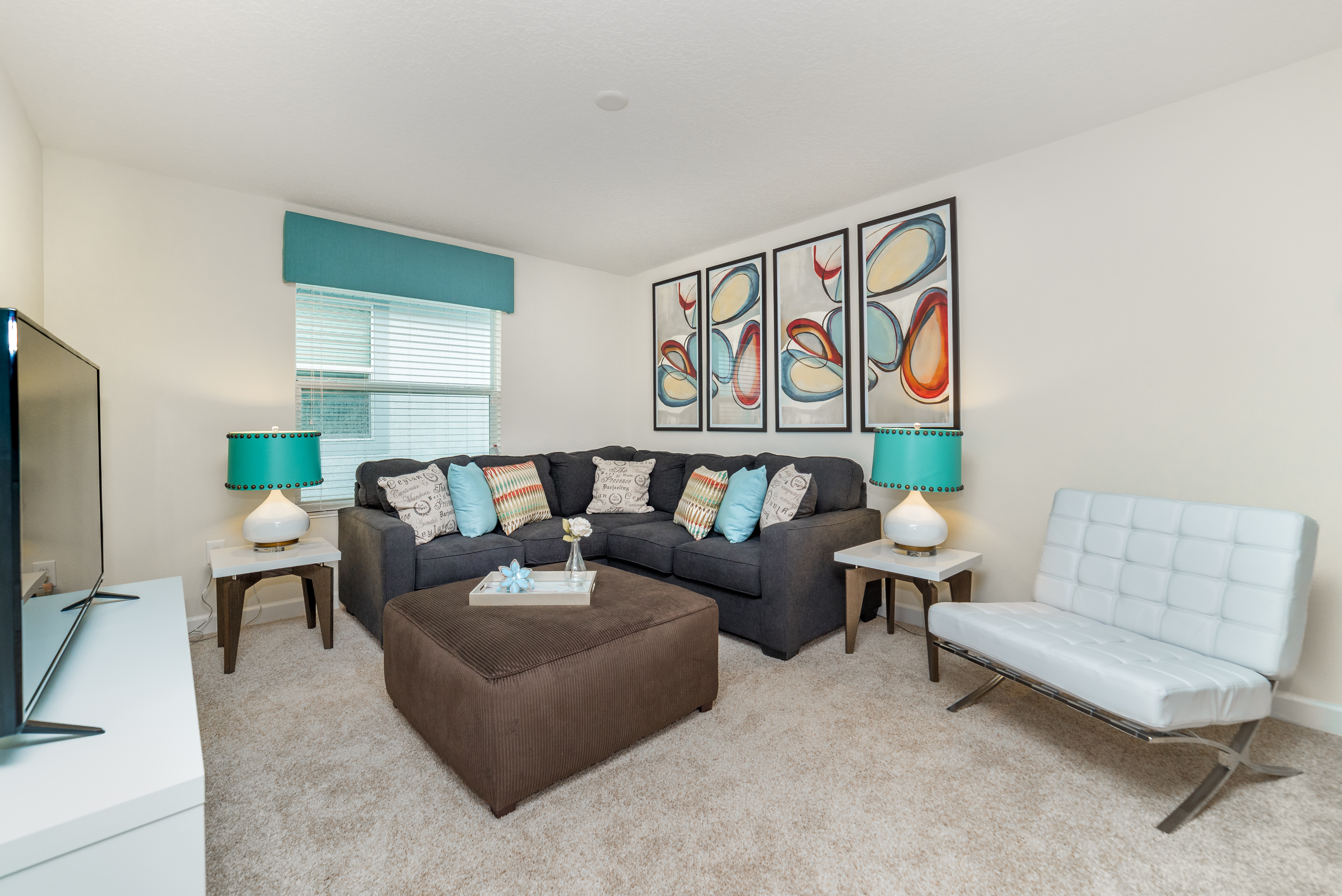 Home Six Bedrooms with Private Pool