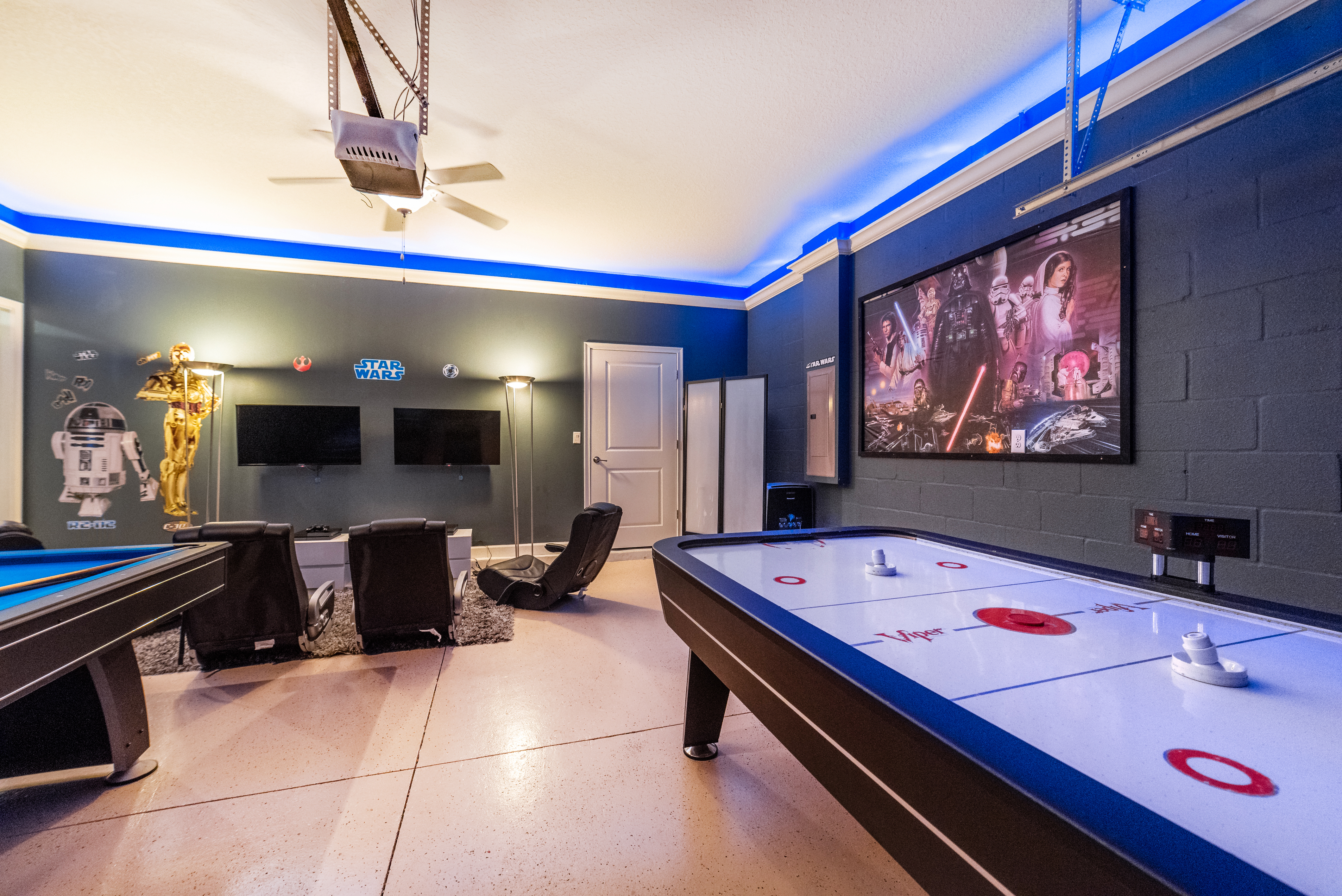 Home Eight Bedrooms with Private Pool