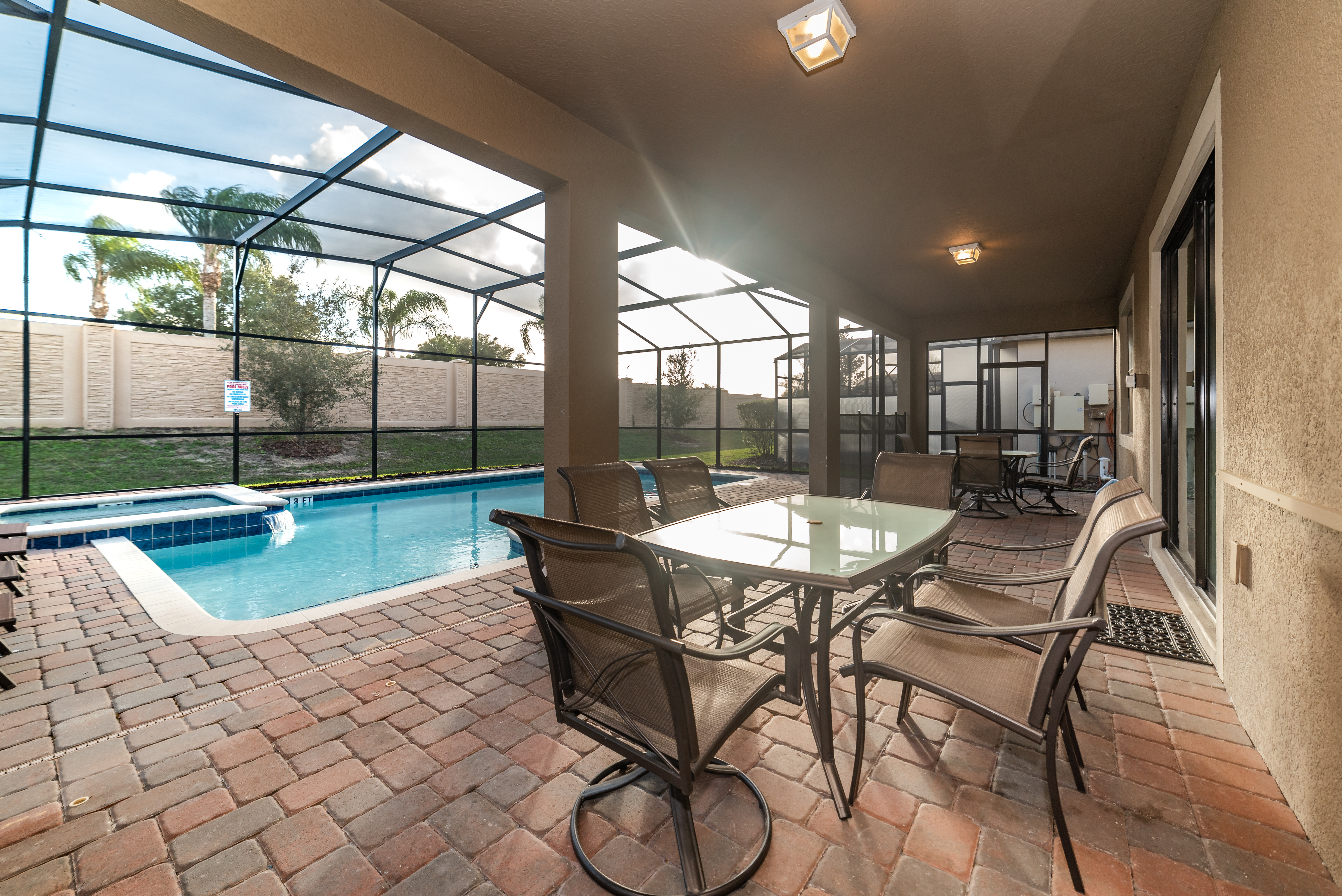 Home Eight Bedrooms with Private Pool