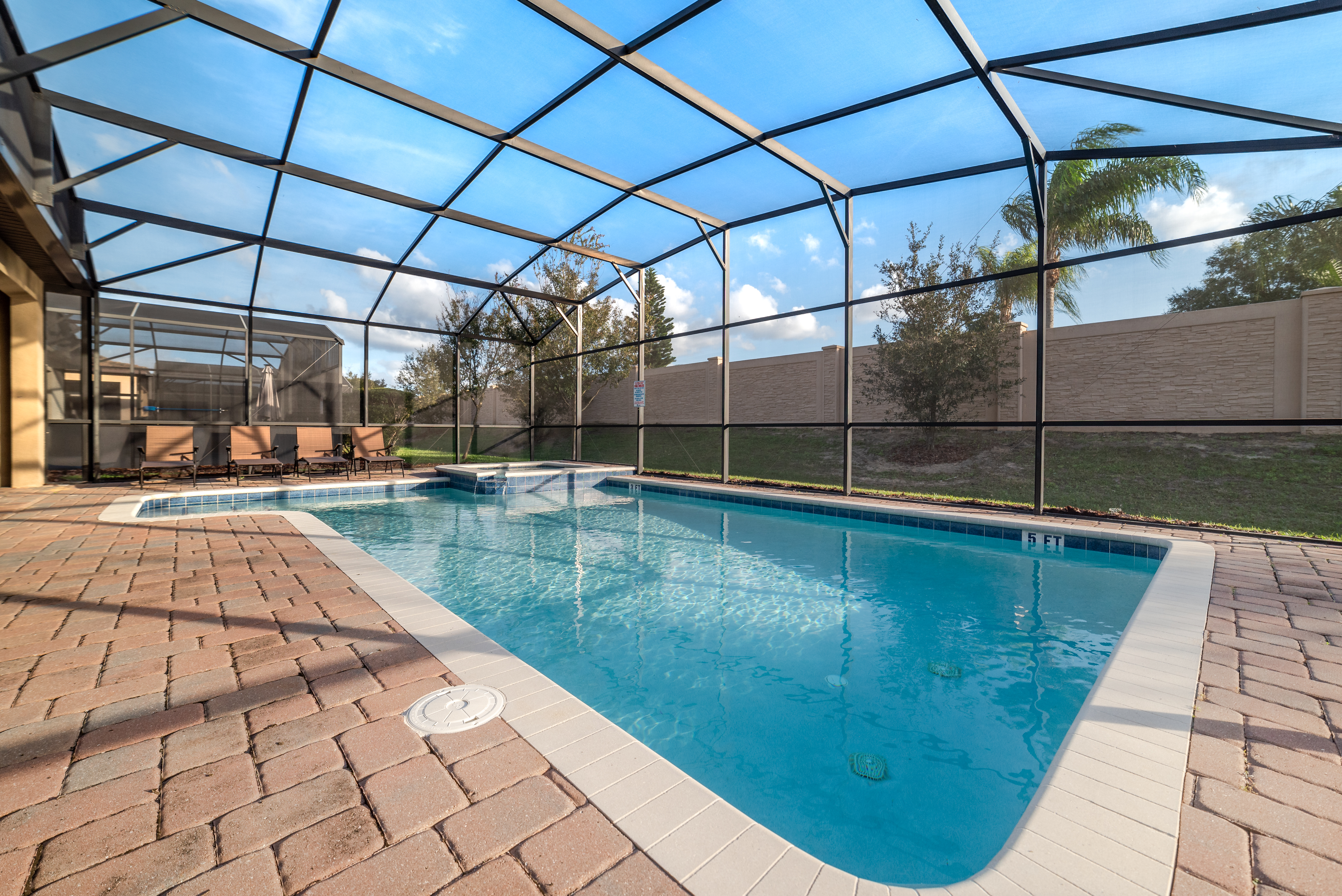 Home Eight Bedrooms with More Than Three Bathrooms