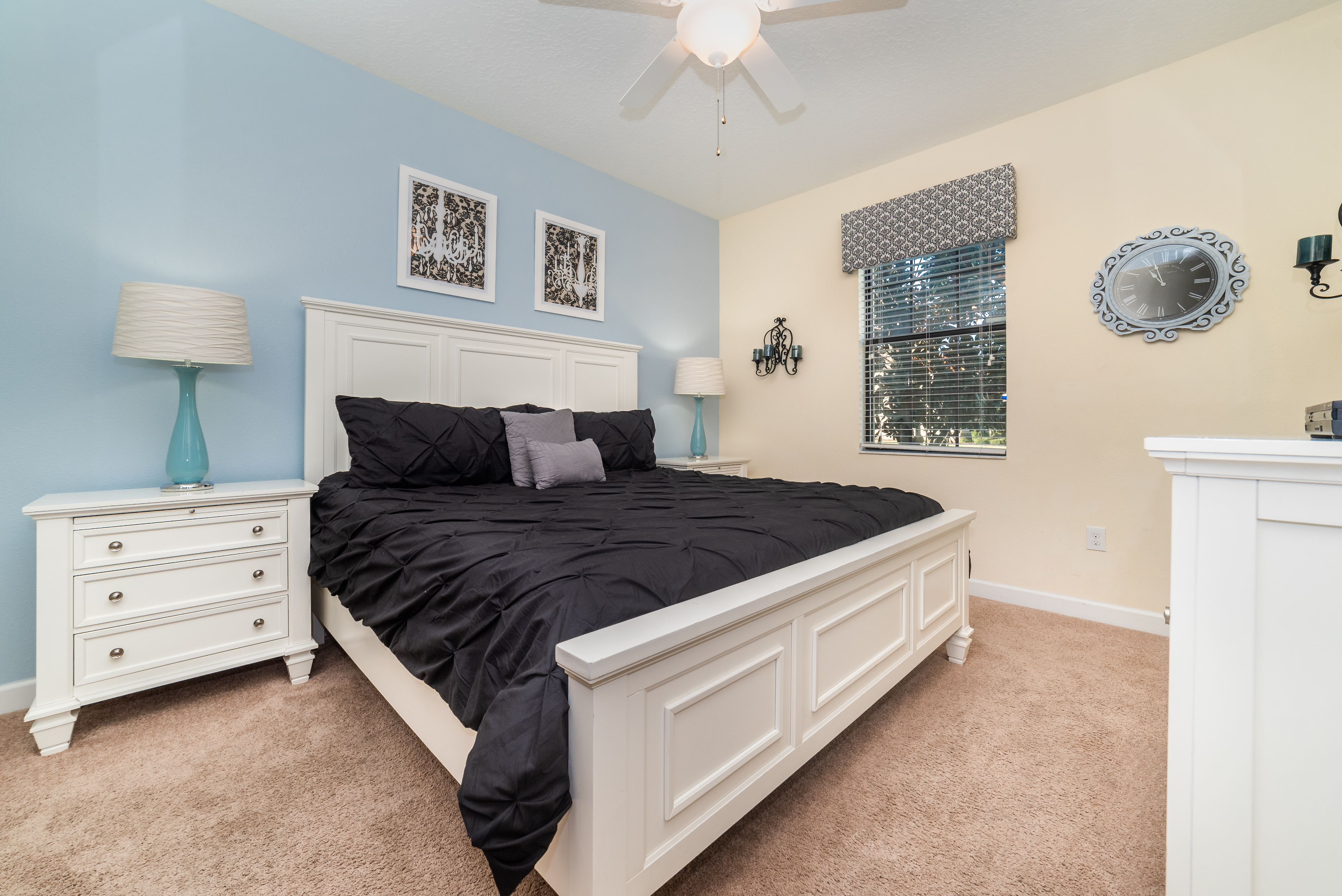 Home Eight Bedrooms with Private Pool