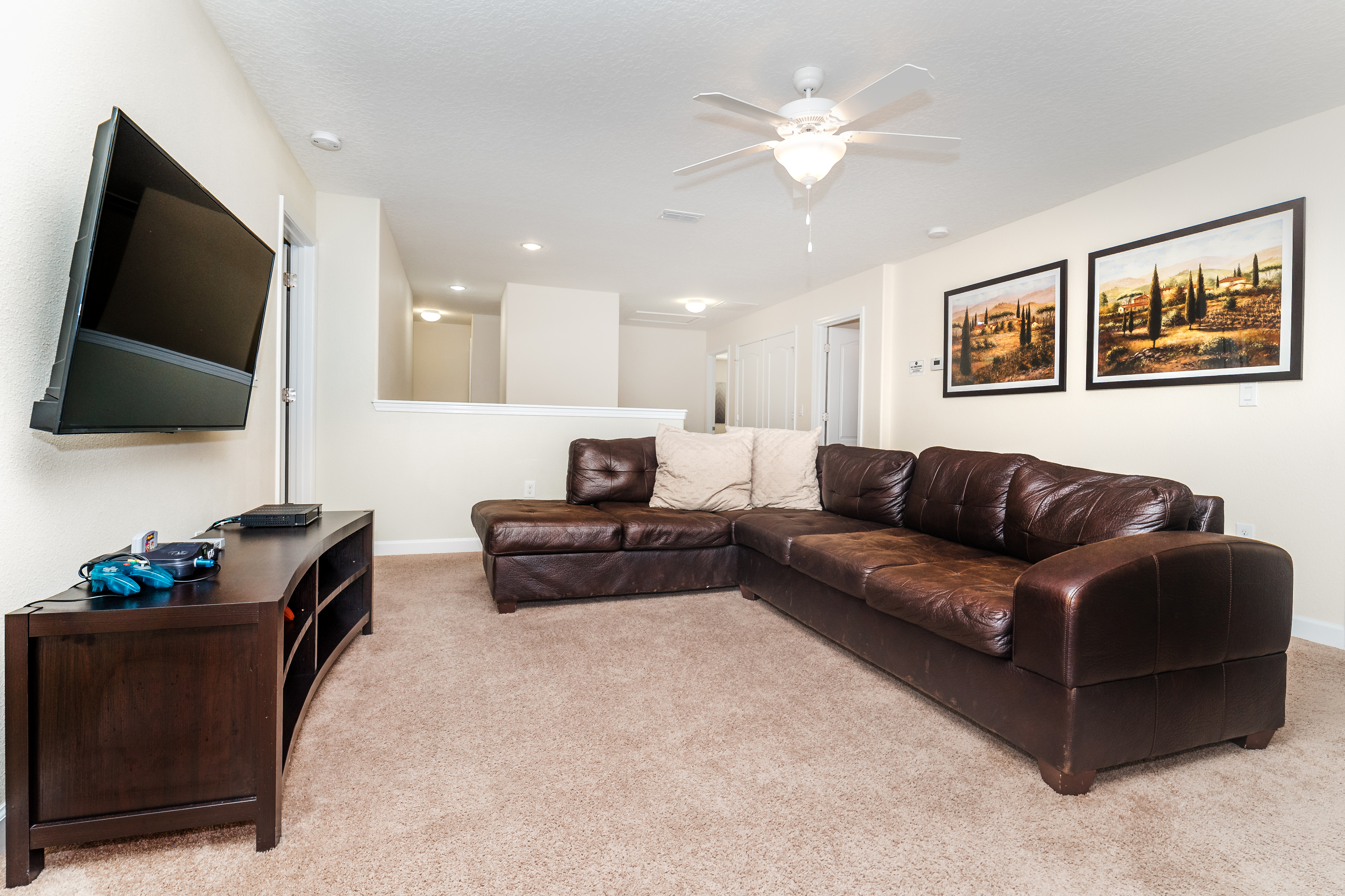 Home Eight Bedrooms with More Than Three Bathrooms