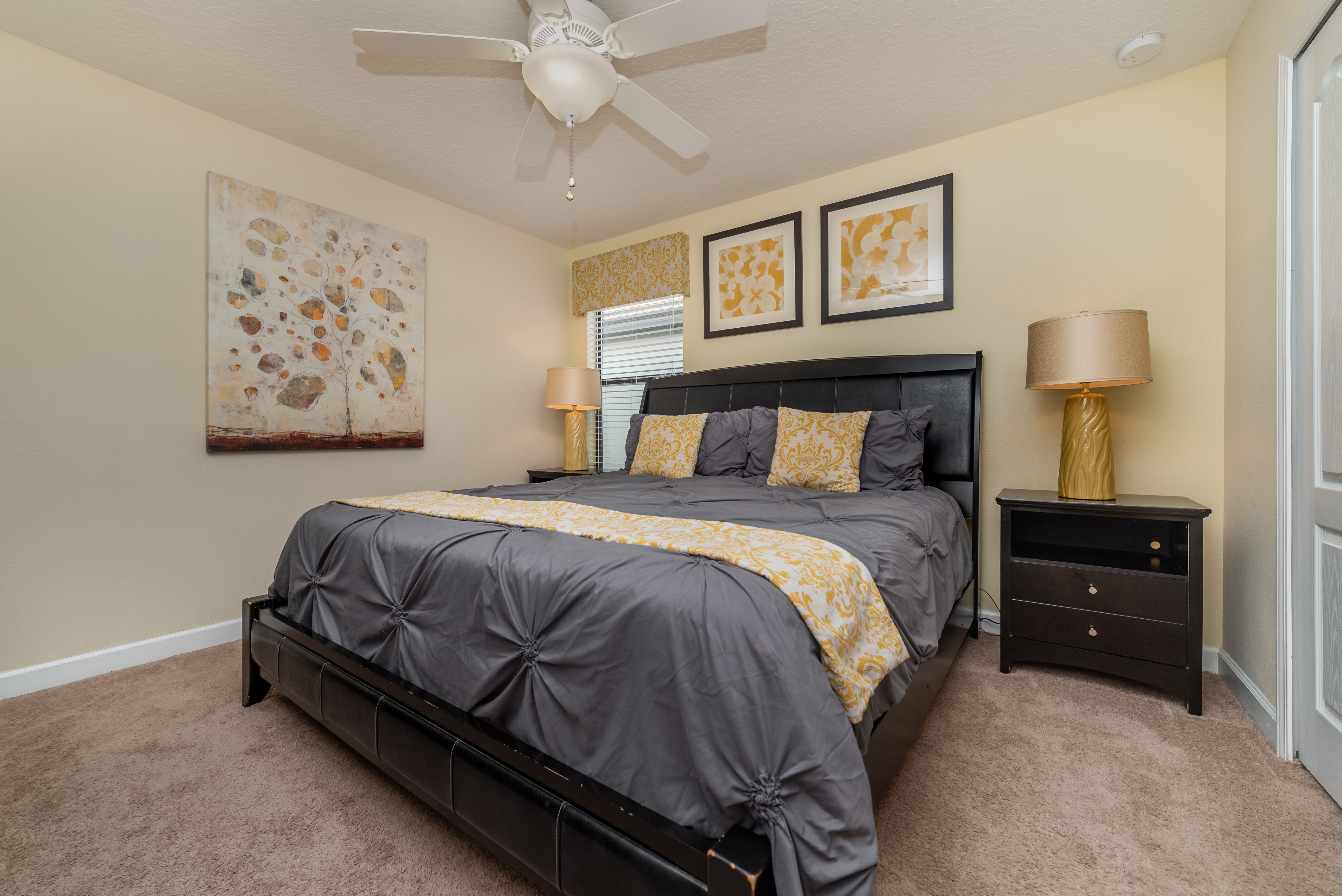 Home Nine Bedrooms with More Than Three Bathrooms