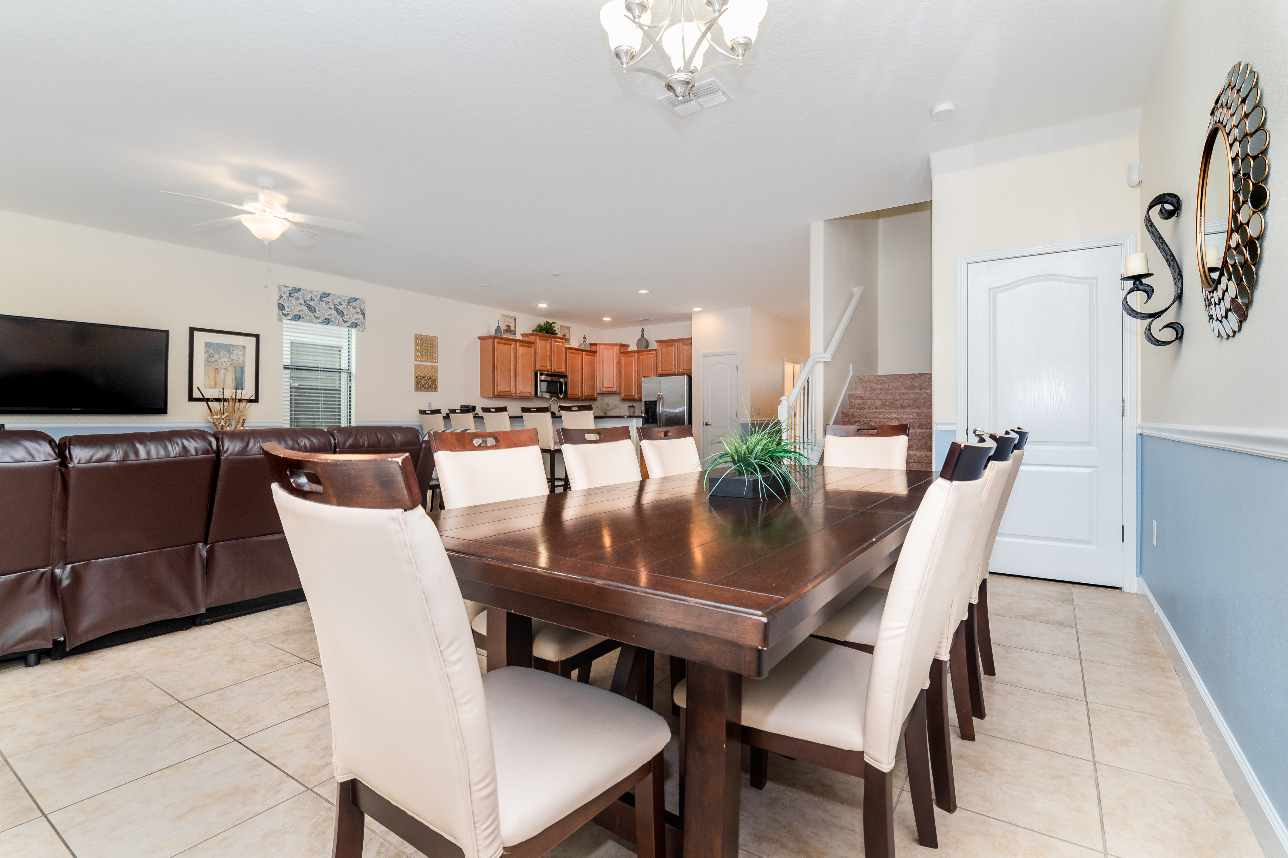 Home Nine Bedrooms with More Than Three Bathrooms