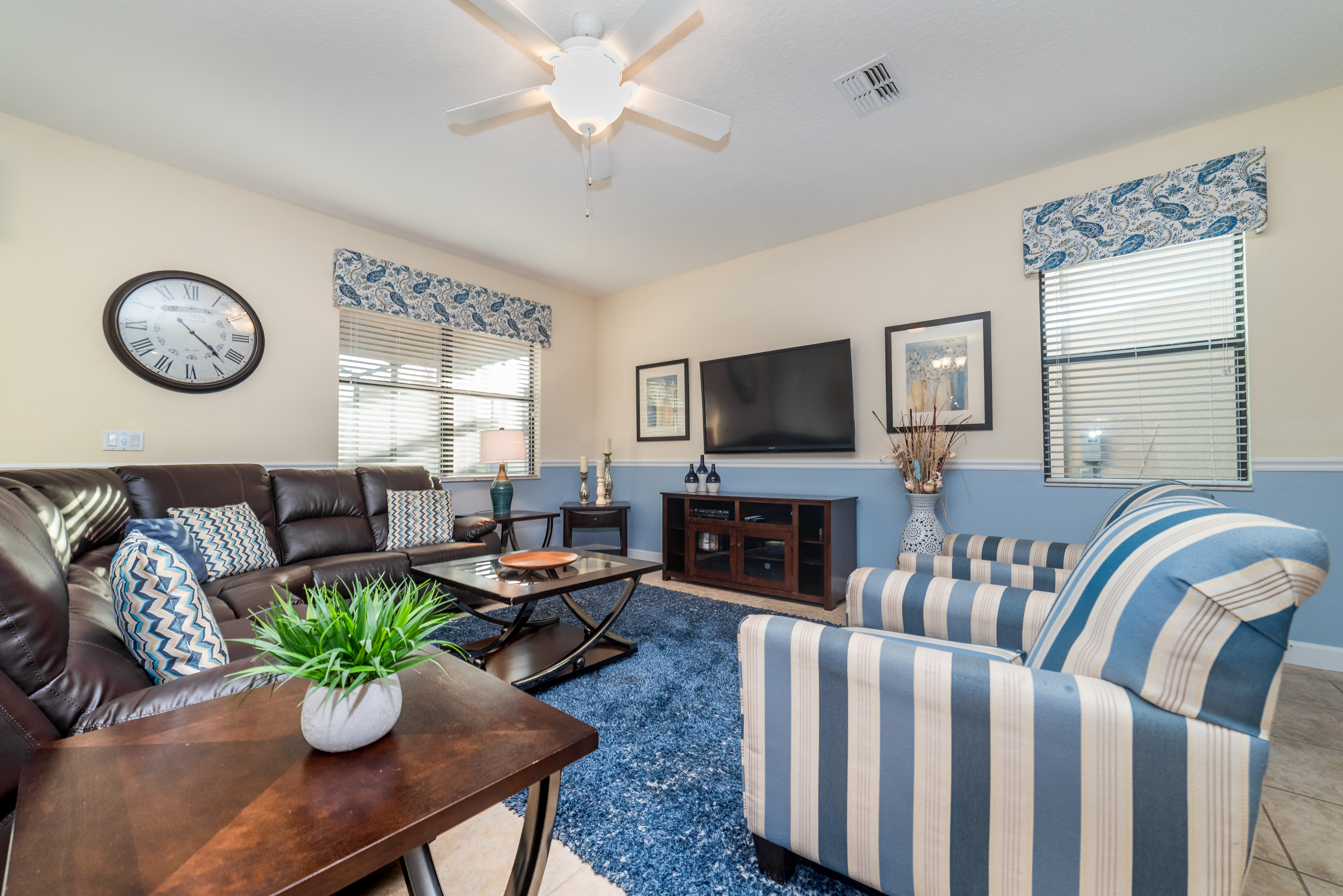 Home Nine Bedrooms with More Than Three Bathrooms