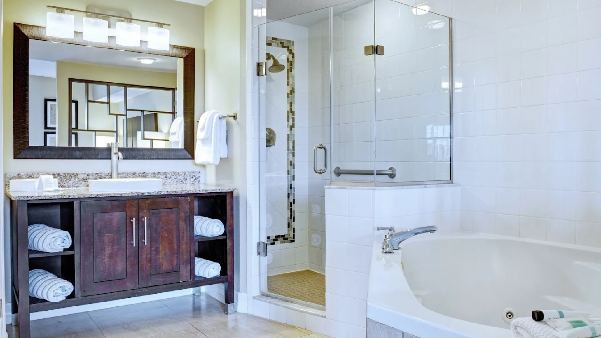 Apartment Two Bedrooms Accessible