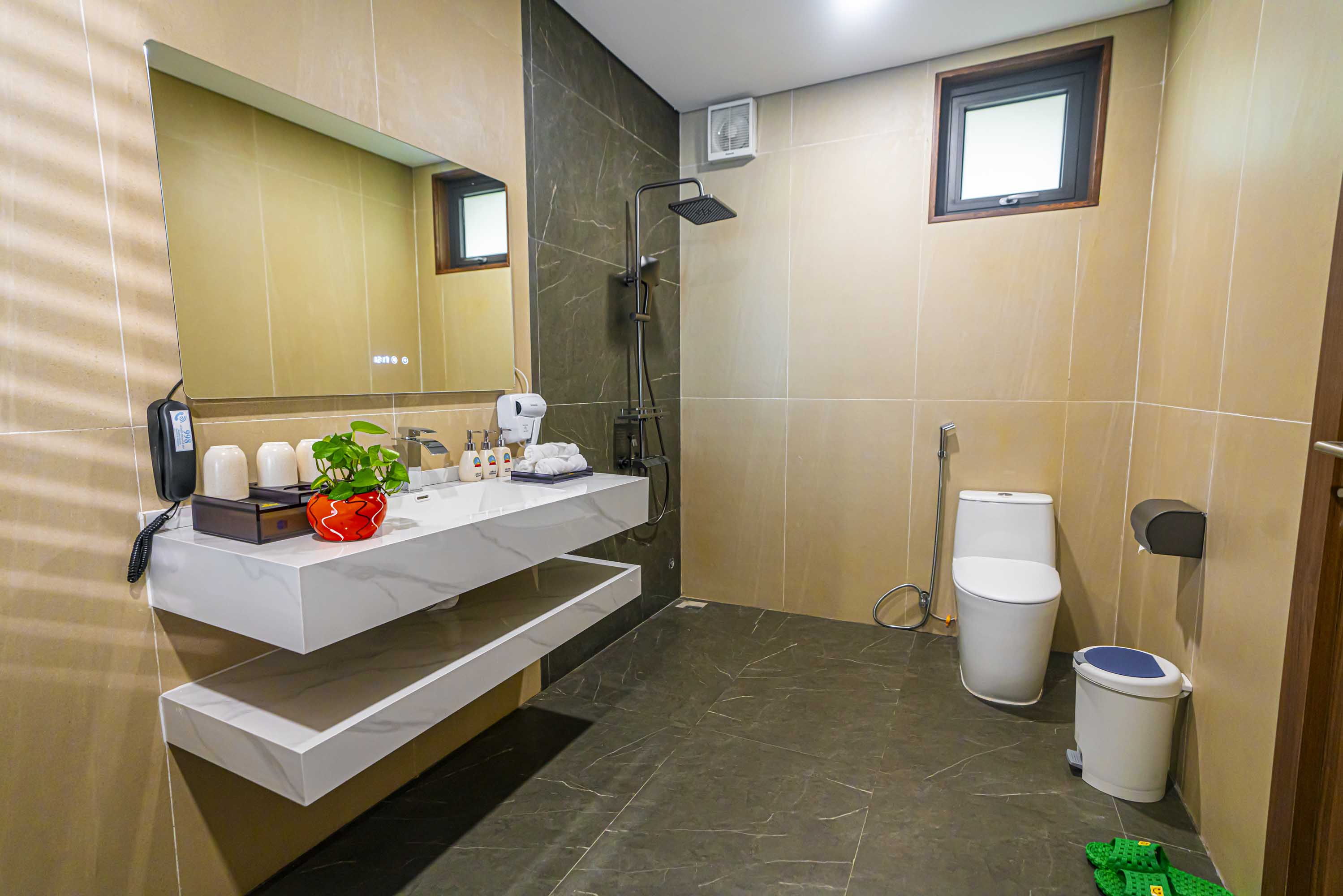 Double One Bedroom One Bathroom