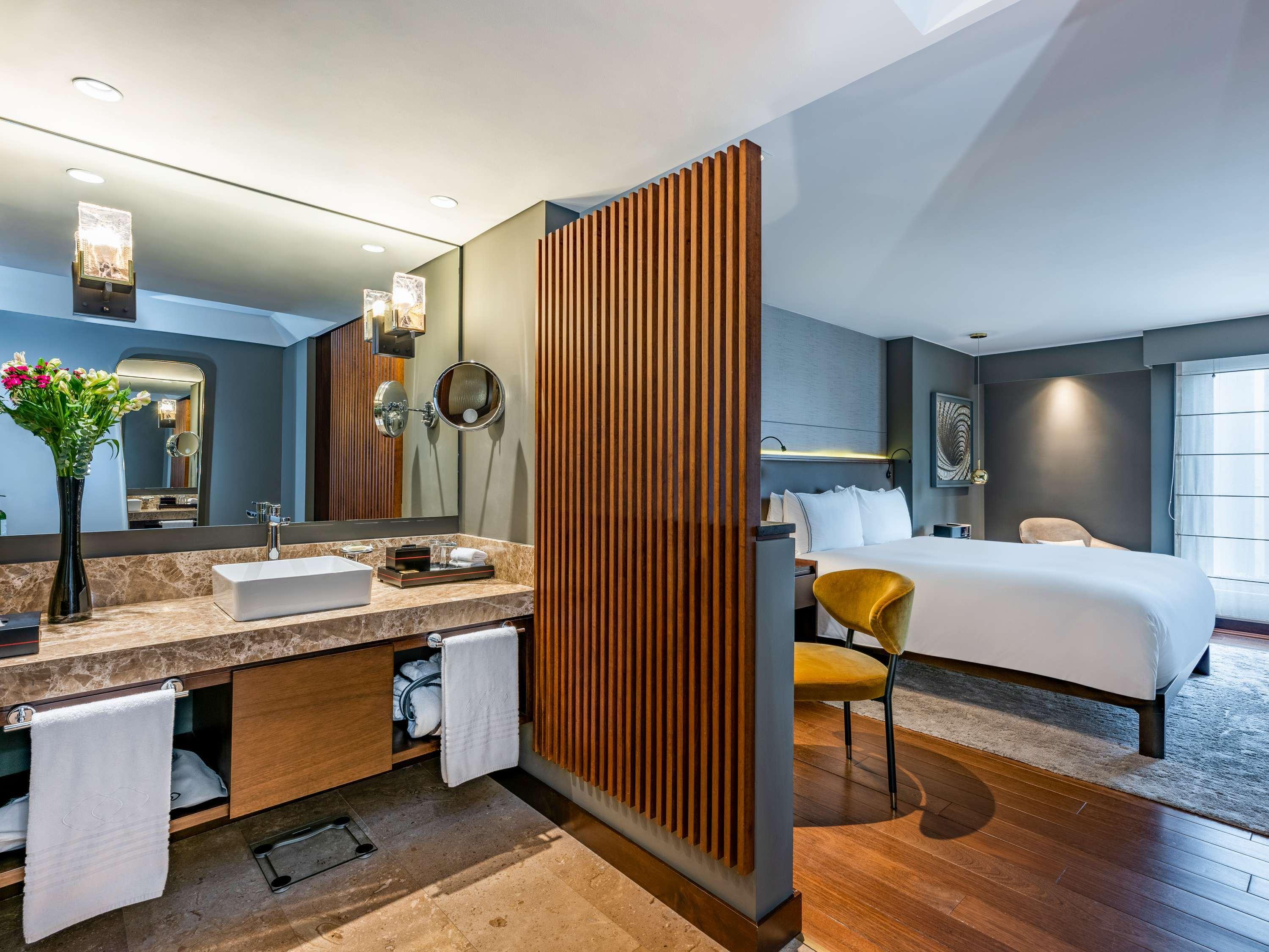 Double Superior Queen Bed