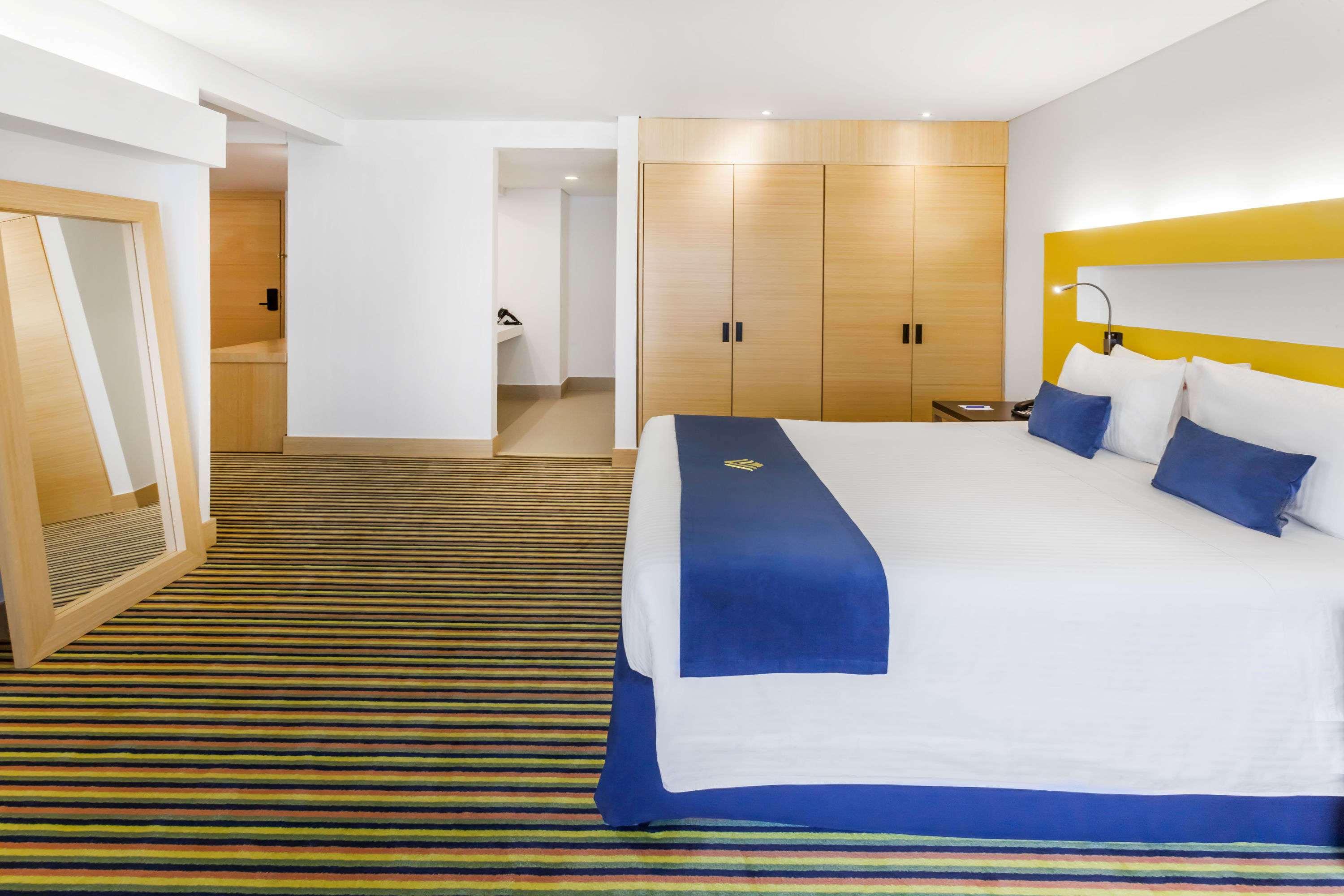 Suite Queen Size Bed