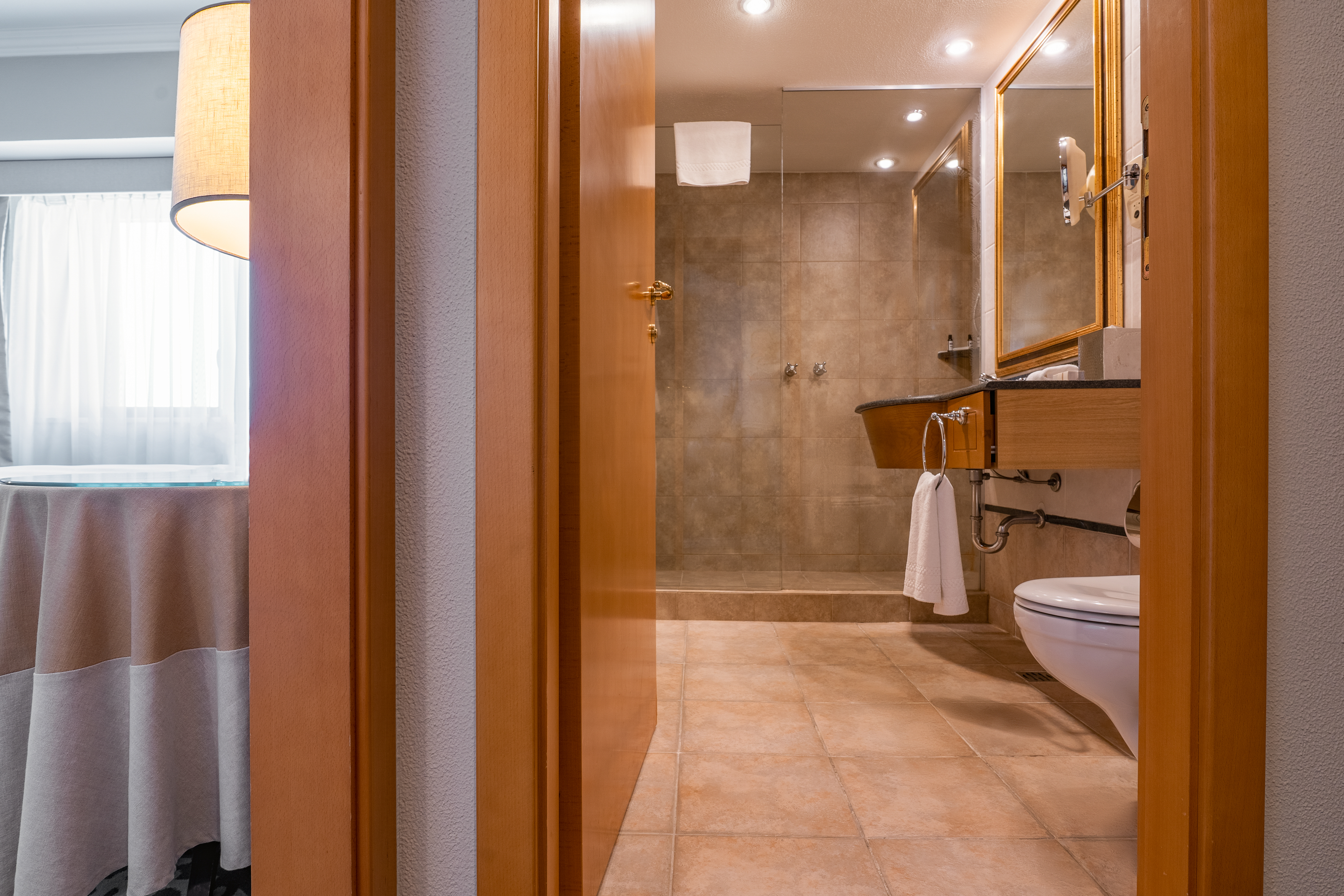 Double Queen Bed Non Smoking