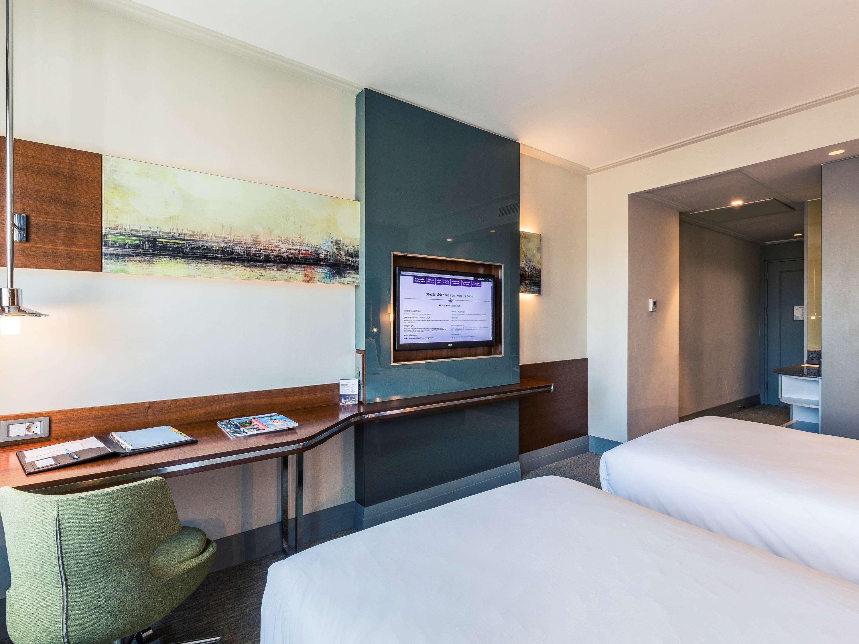 Twin Superior City View