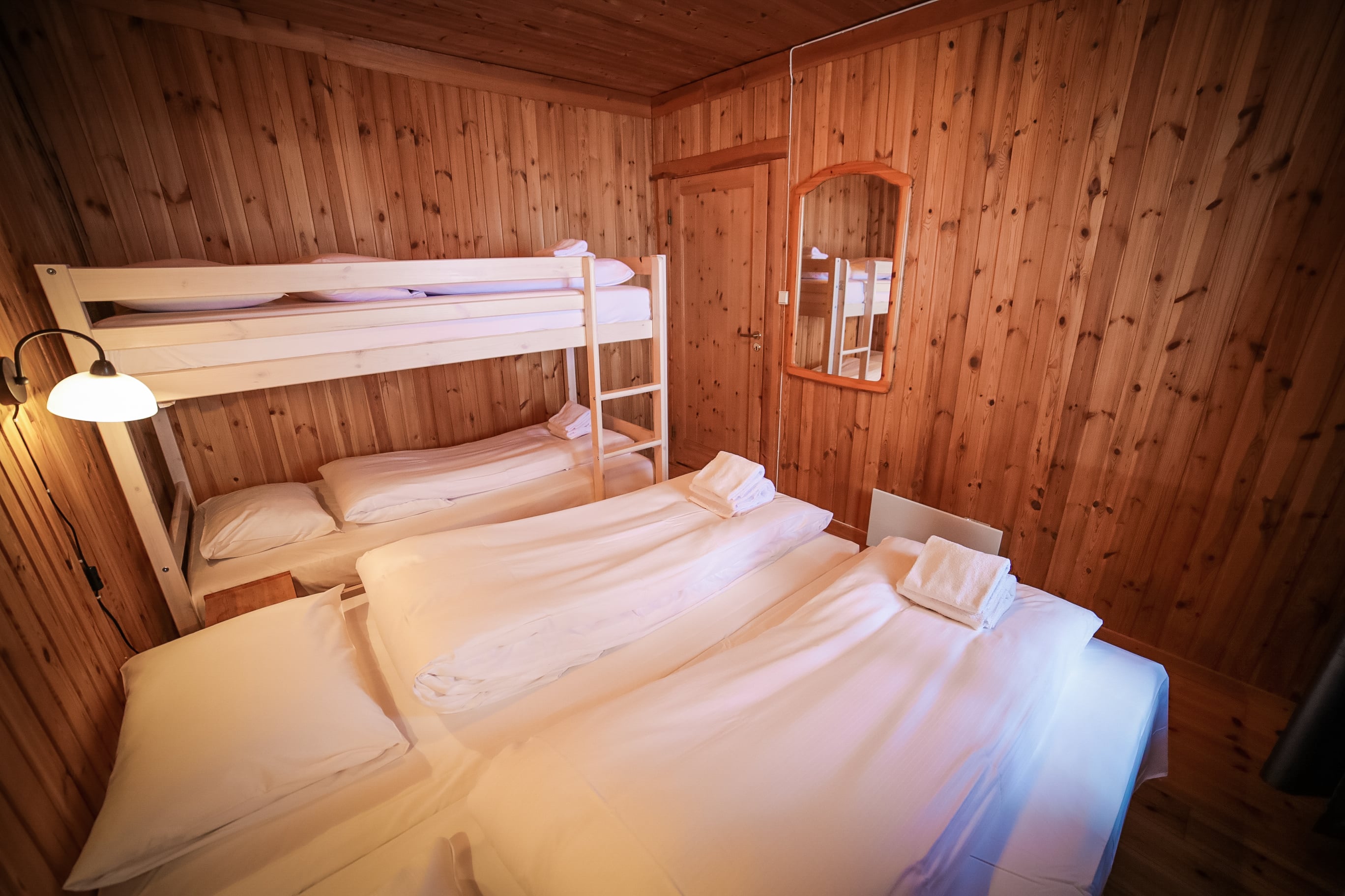 Cabin Capacity 4 One Bedroom