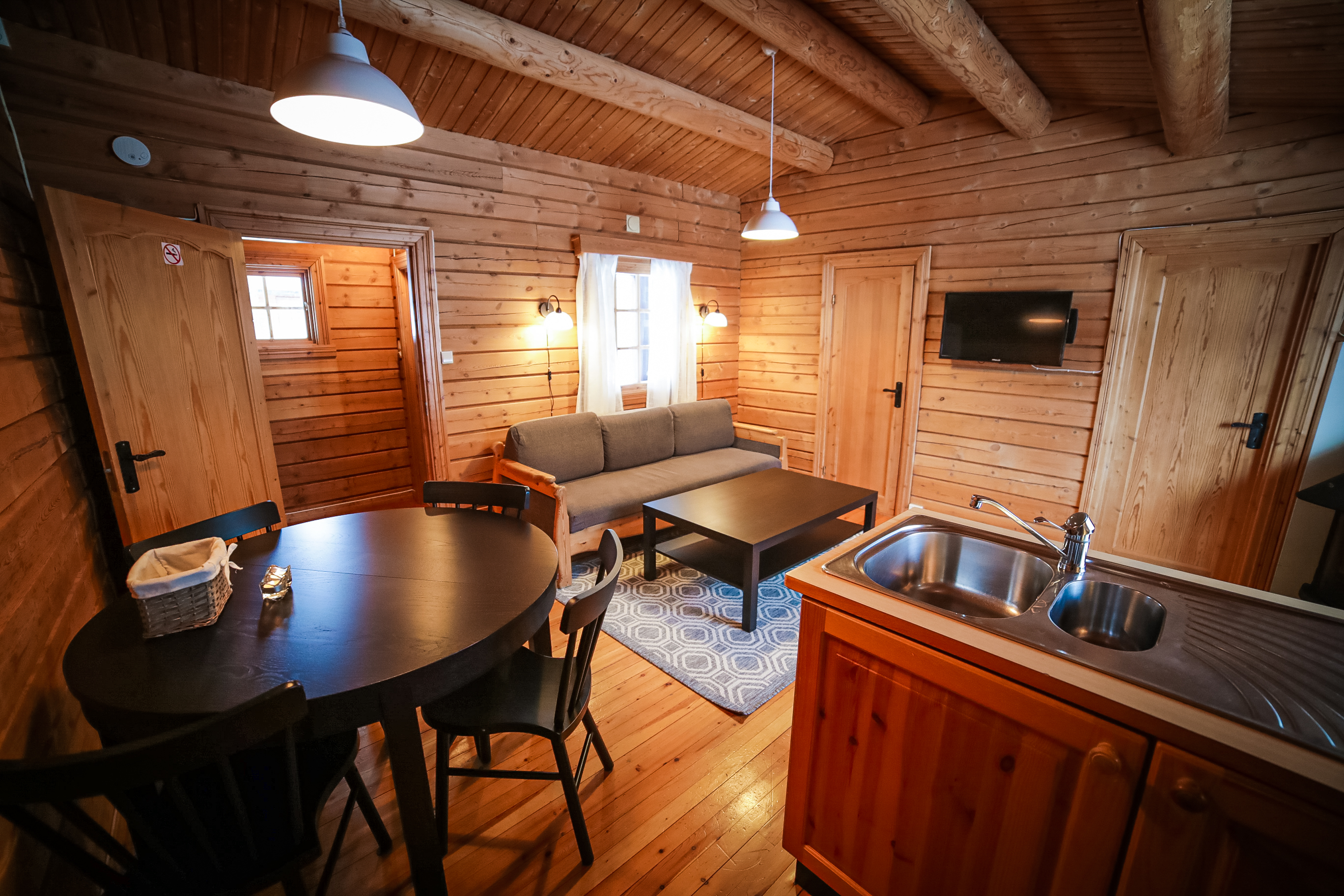 Cabin Two Bedrooms One Bathroom