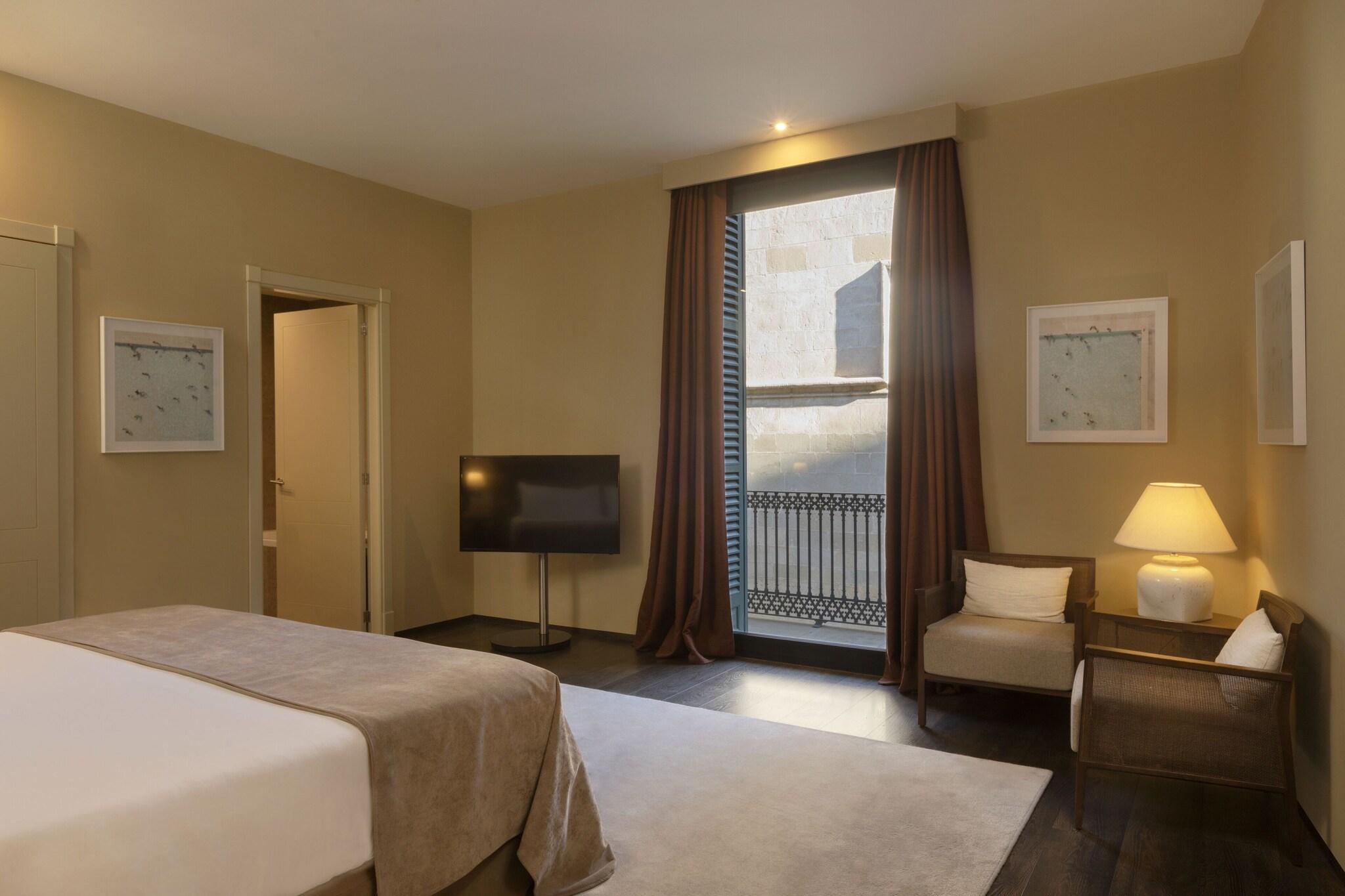 Double Deluxe King Bed