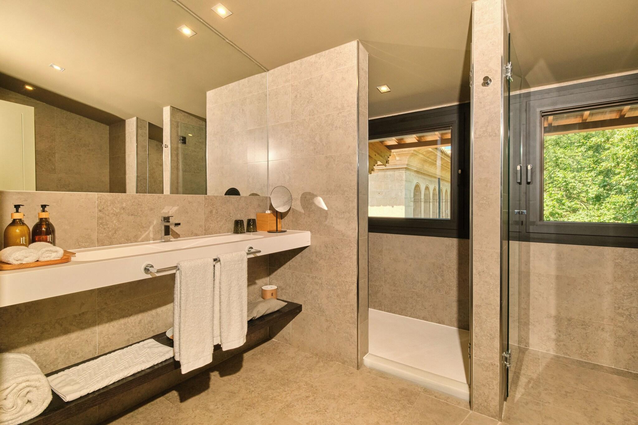 Junior Suite King Size Bed