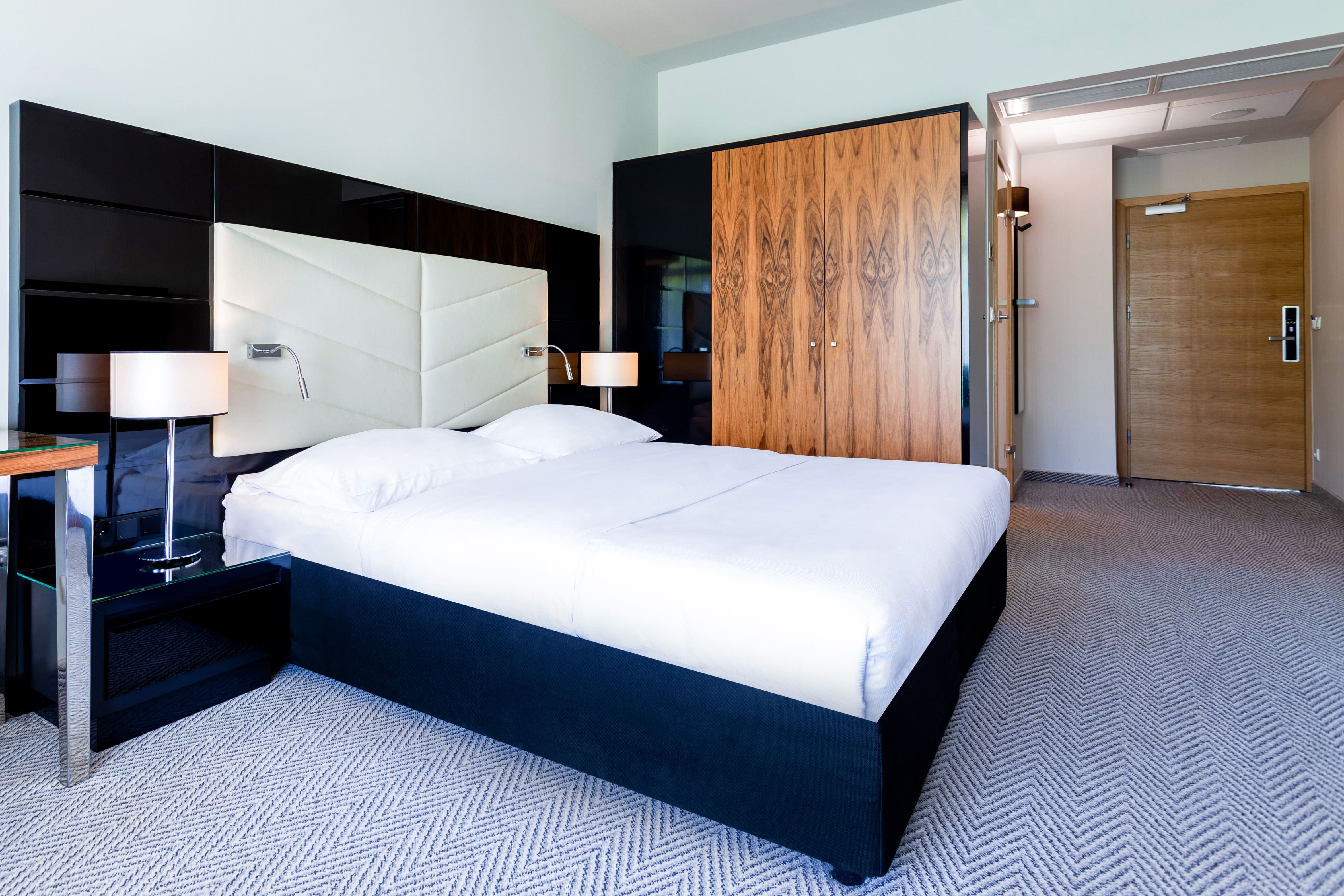 Double Partial Sea View