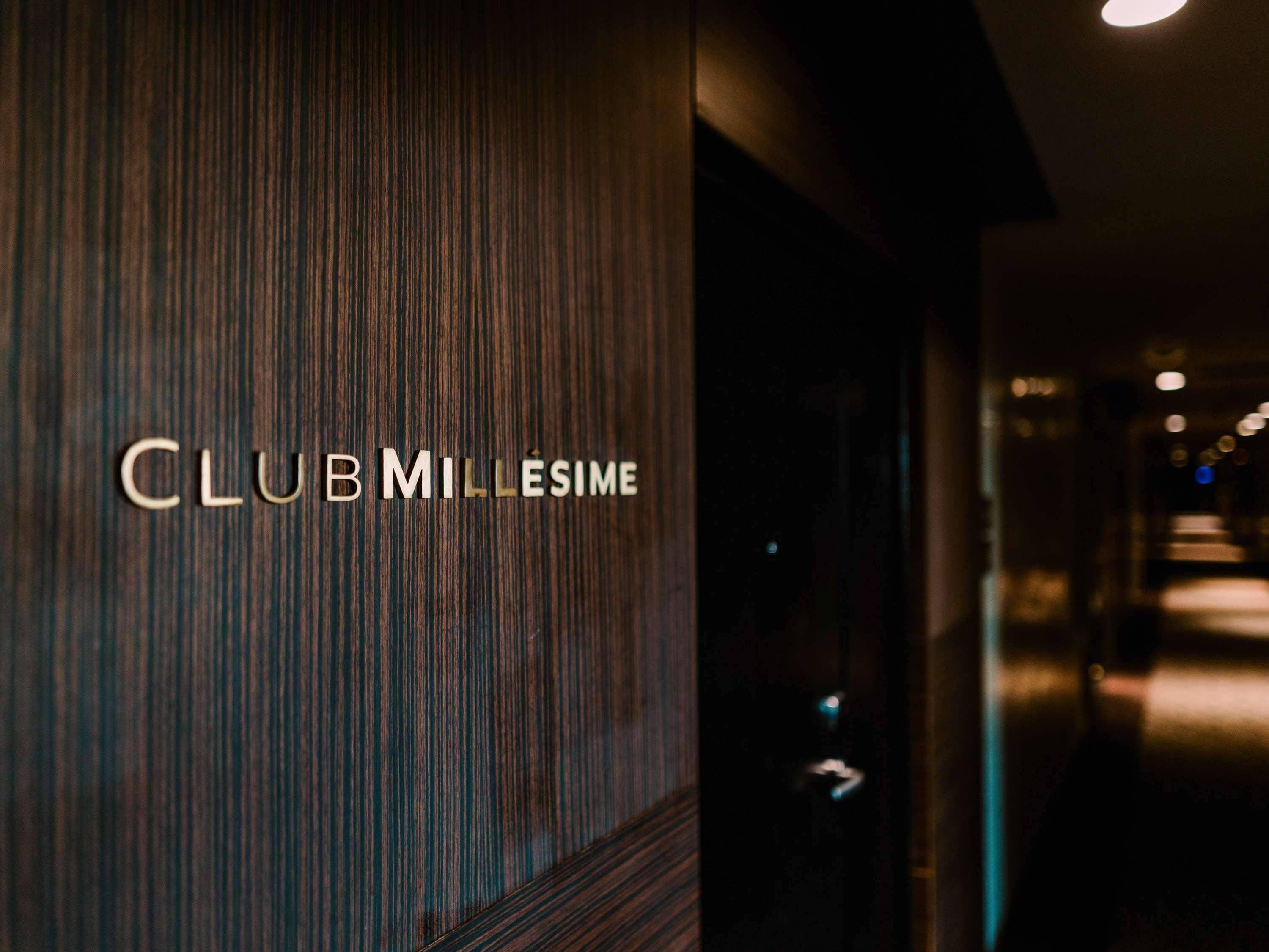 Junior Suite Club King Bed