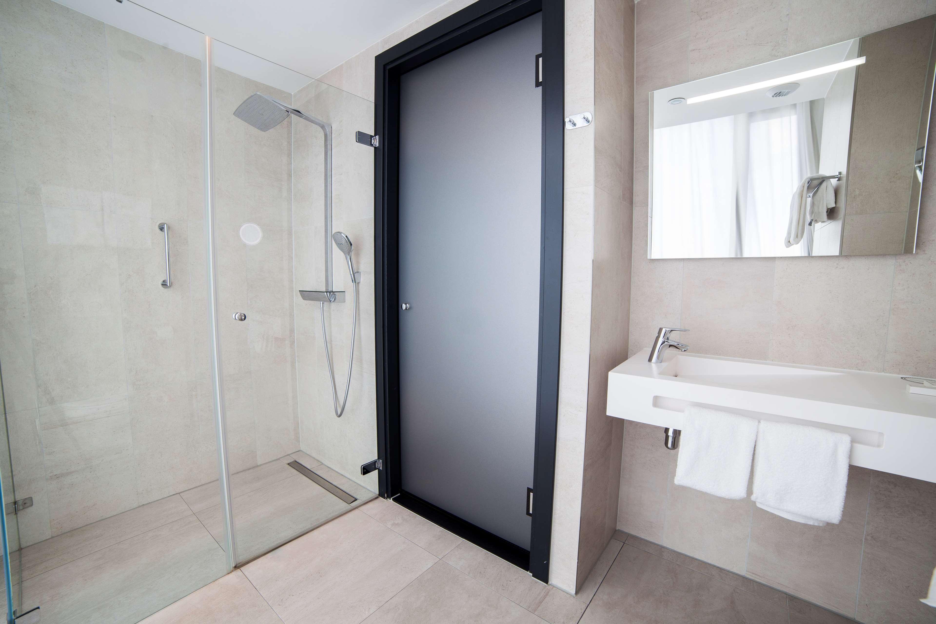 Double Superior Queen Bed