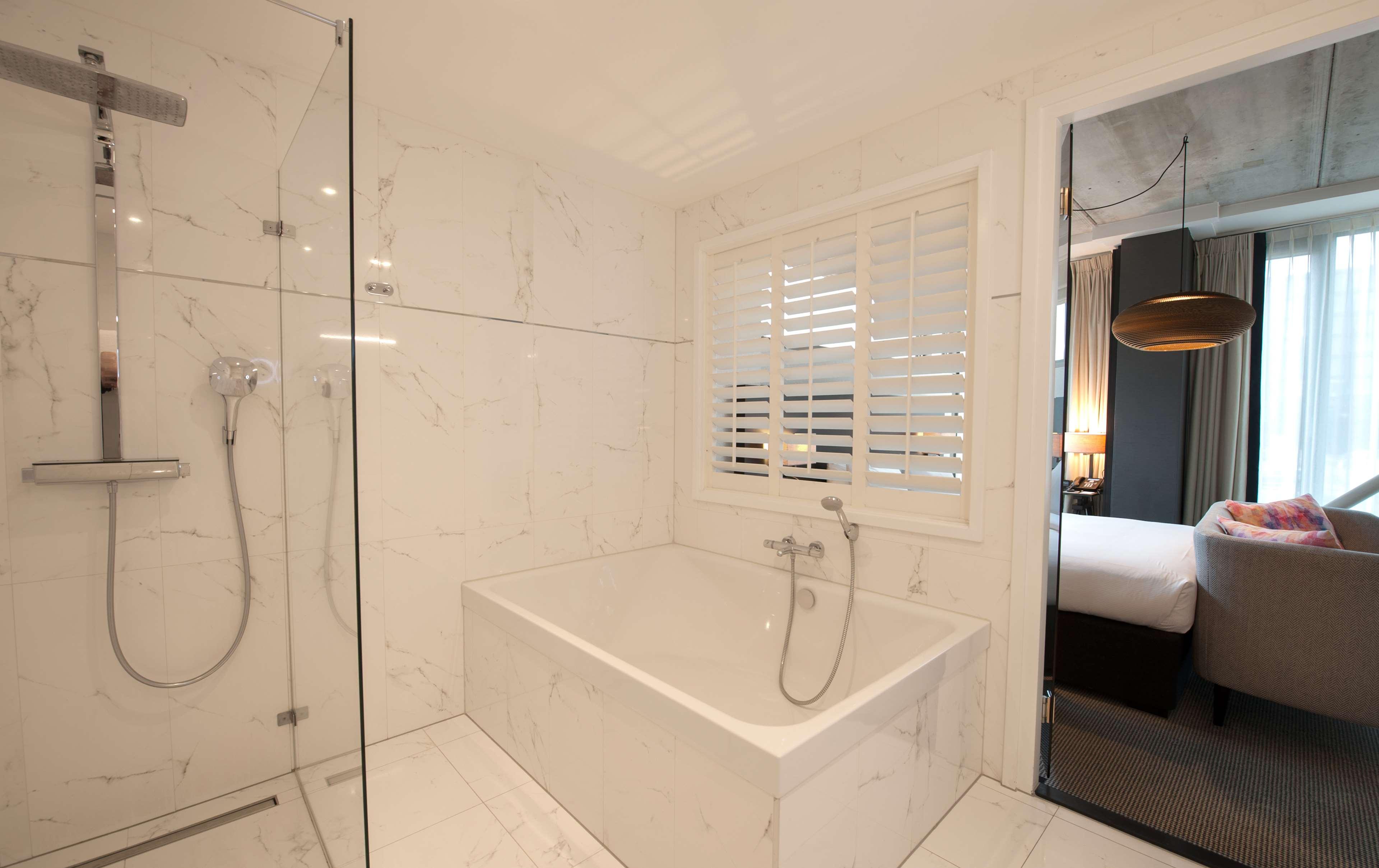 Double Deluxe Queen Bed