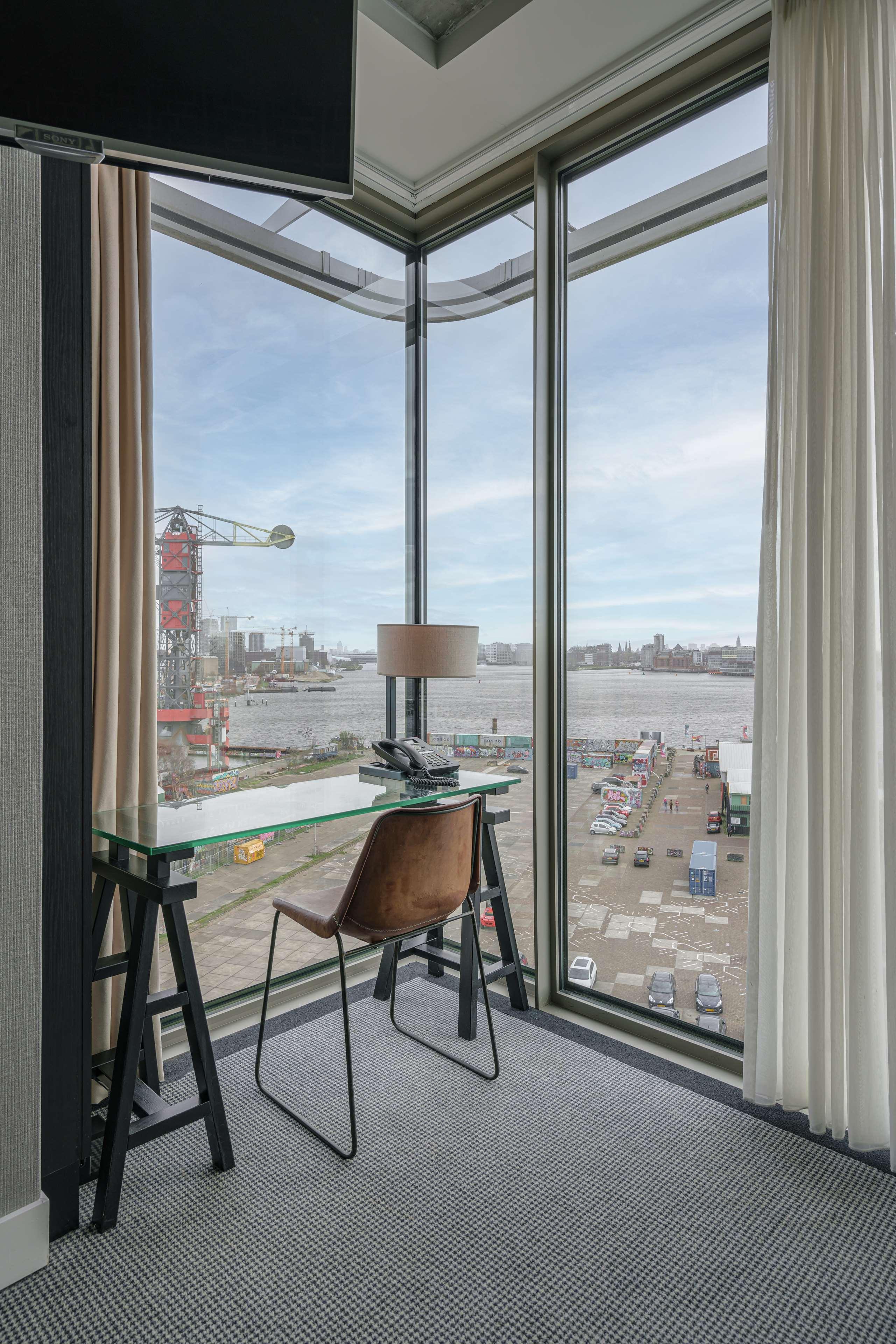 Double Superior Queen Bed