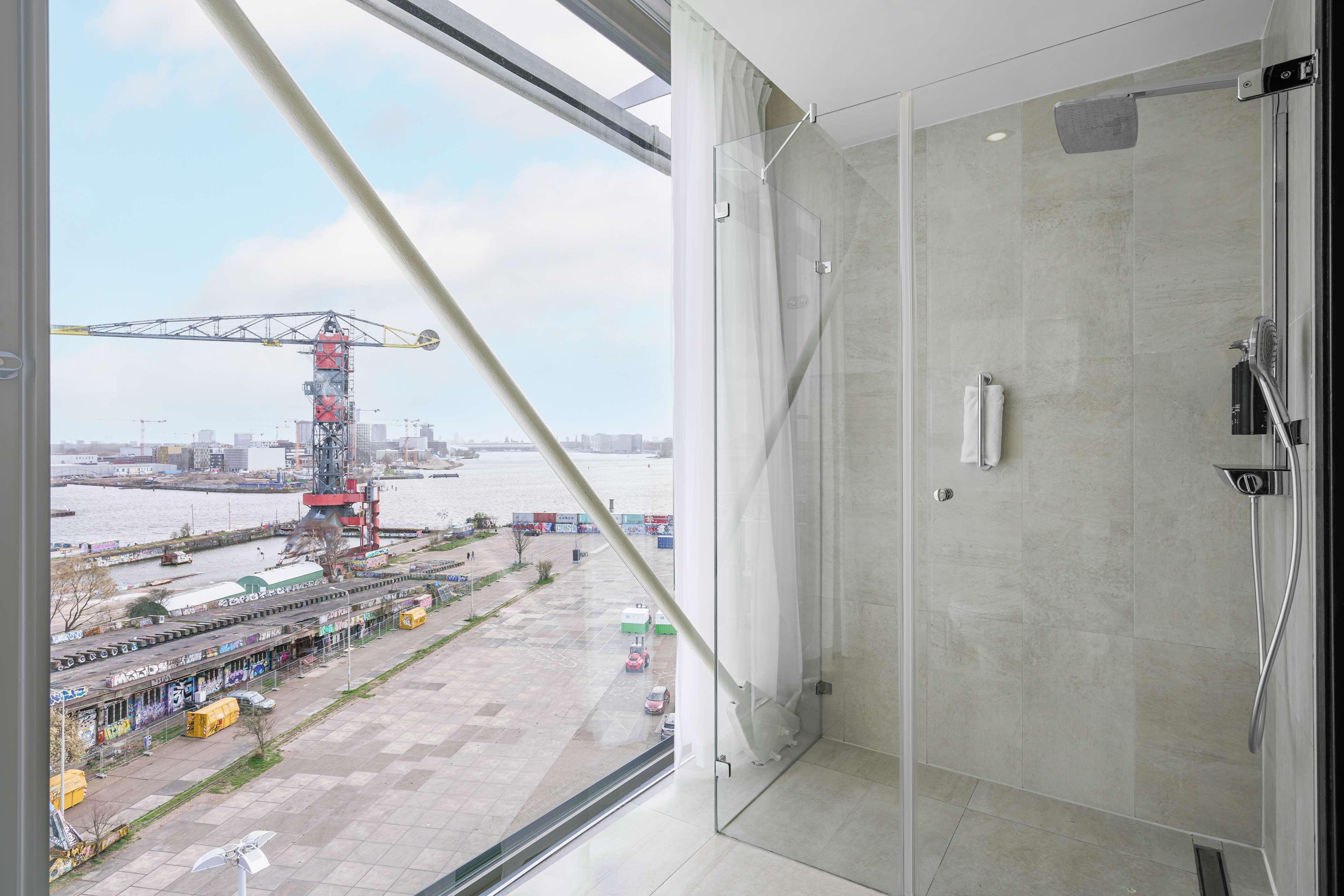 Double Superior Queen Bed