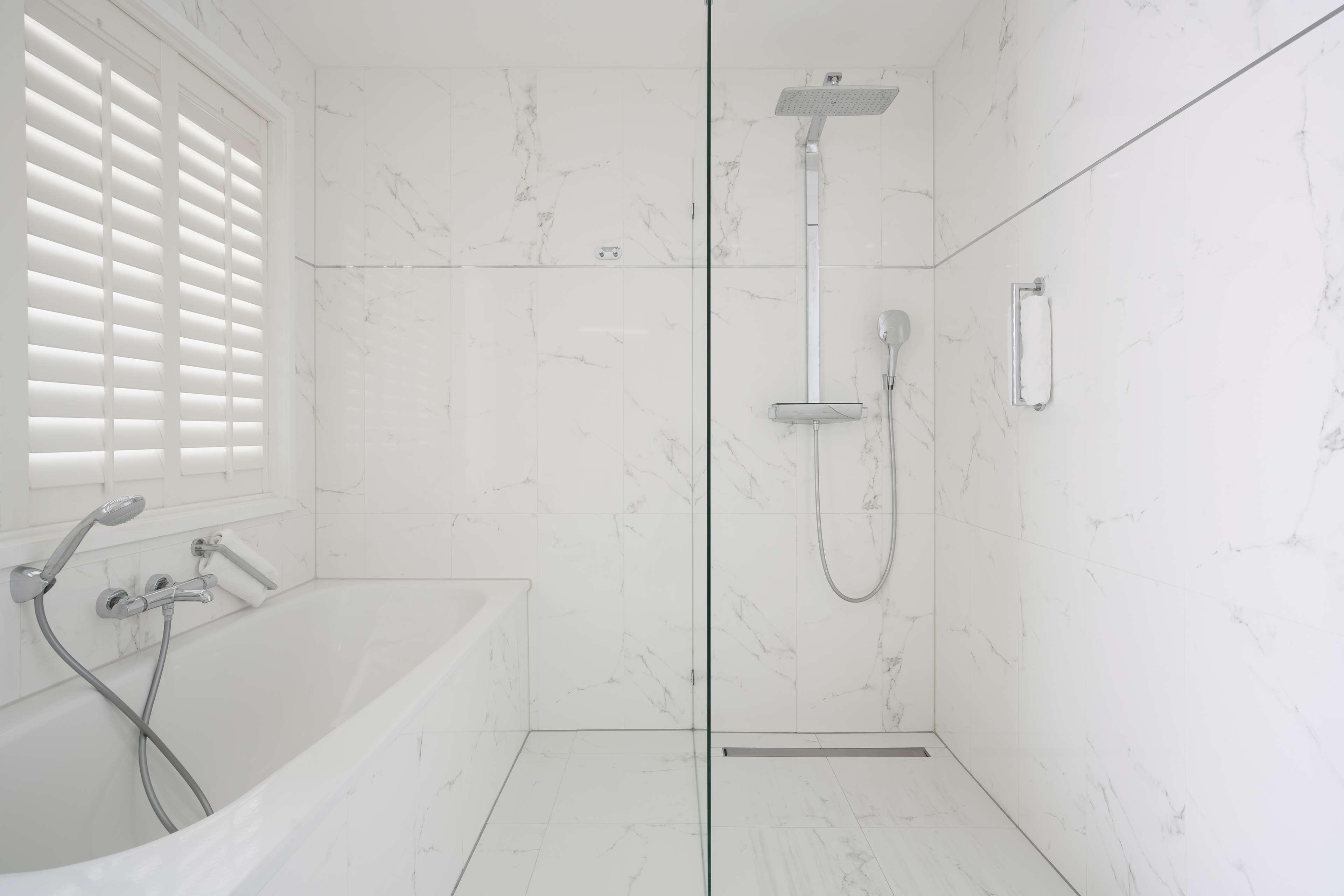 Double Deluxe Queen Bed