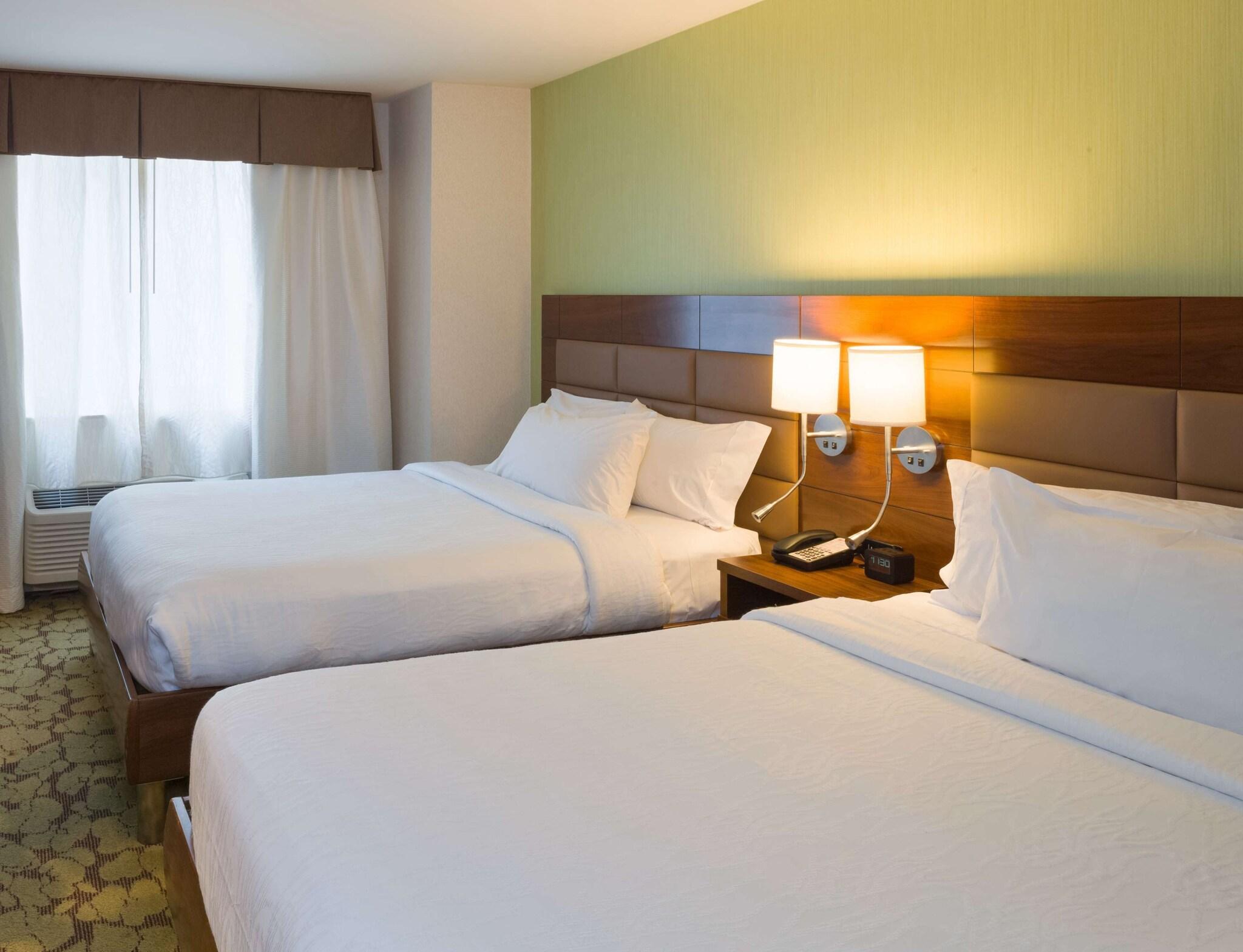 Quadruple Two Queen Beds Non Smoking